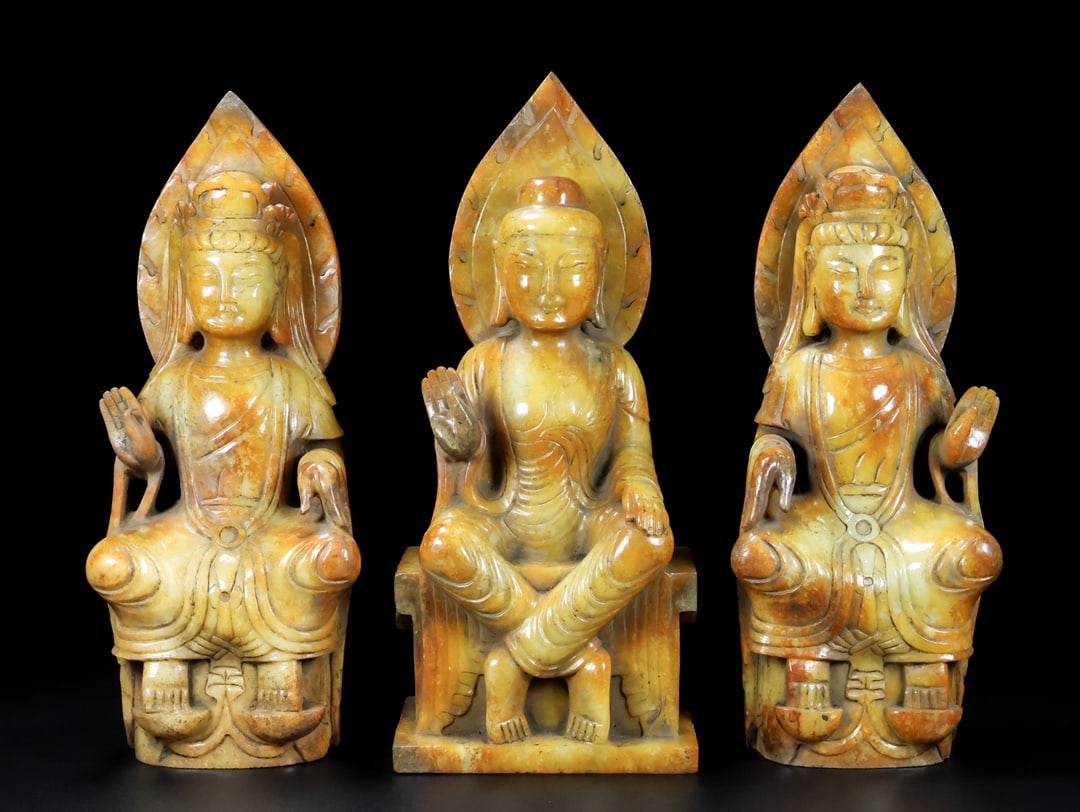 A Set of Exquisite Hotan Jade Buddha statue Ornament (1 of 9)