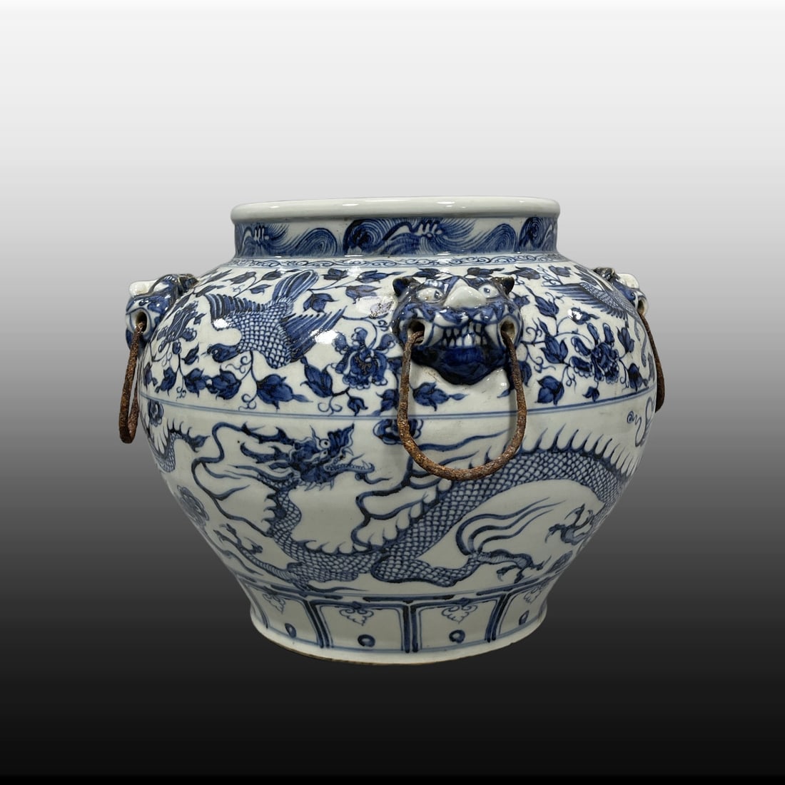 A Exquisite Blue and White Dragon Pattern Jar - 3