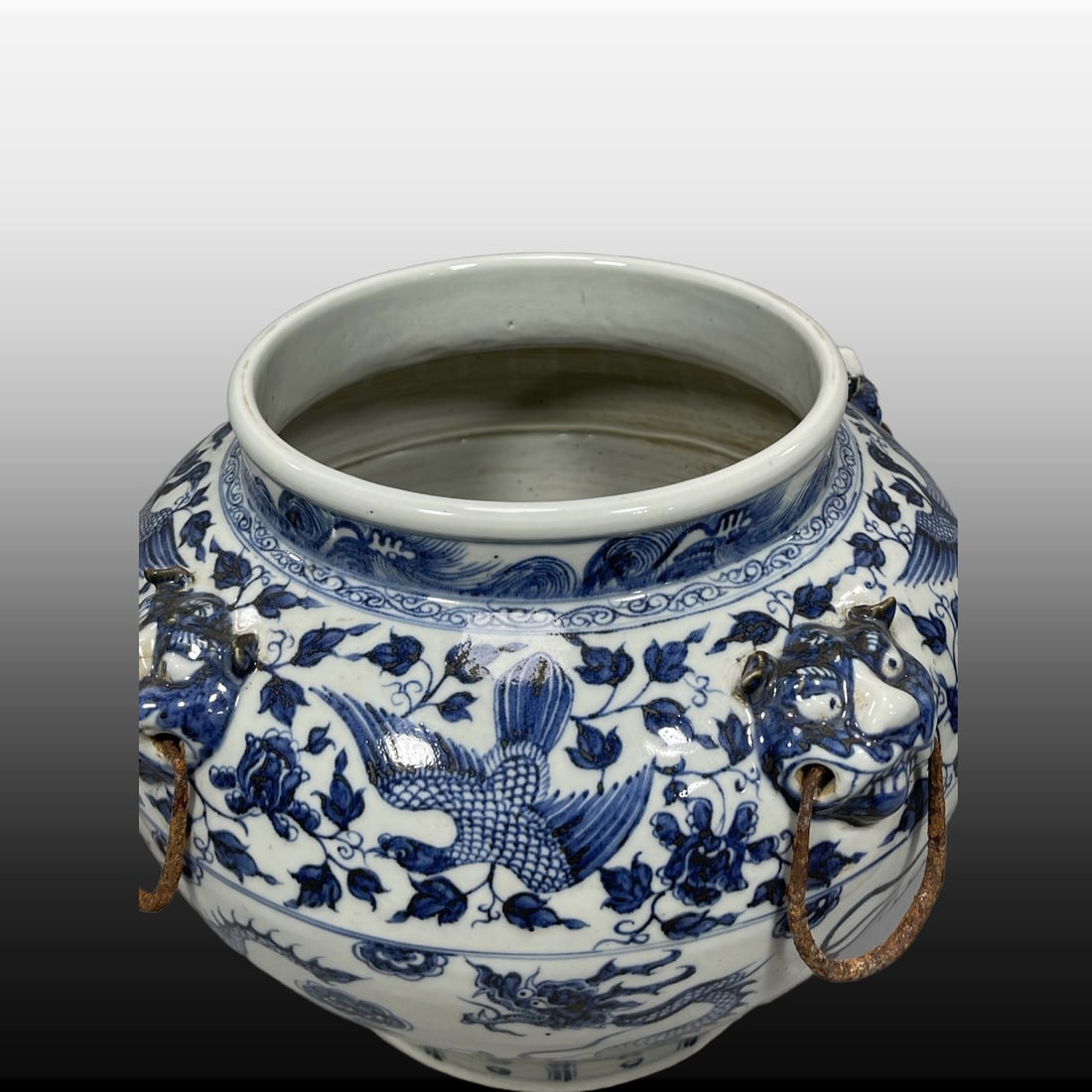 A Exquisite Blue and White Dragon Pattern Jar - 5
