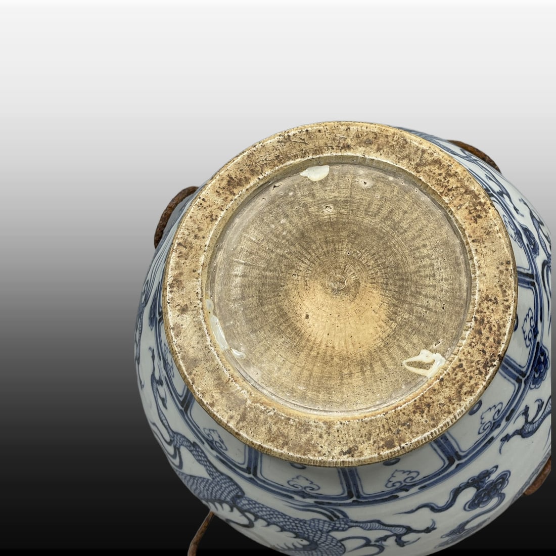 A Exquisite Blue and White Dragon Pattern Jar - 9