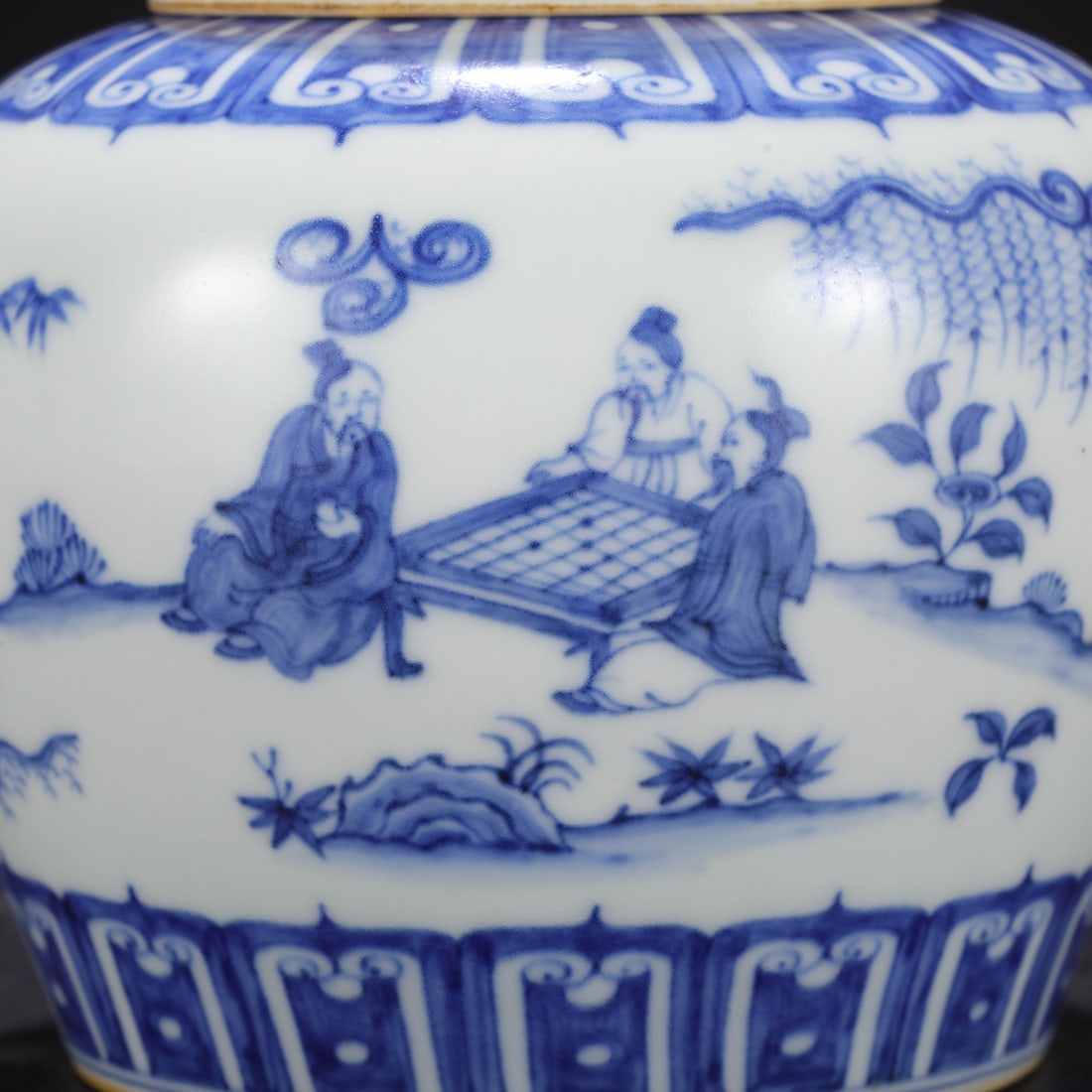 A Exquisite Blue and White Figures Pattern Jar - 9