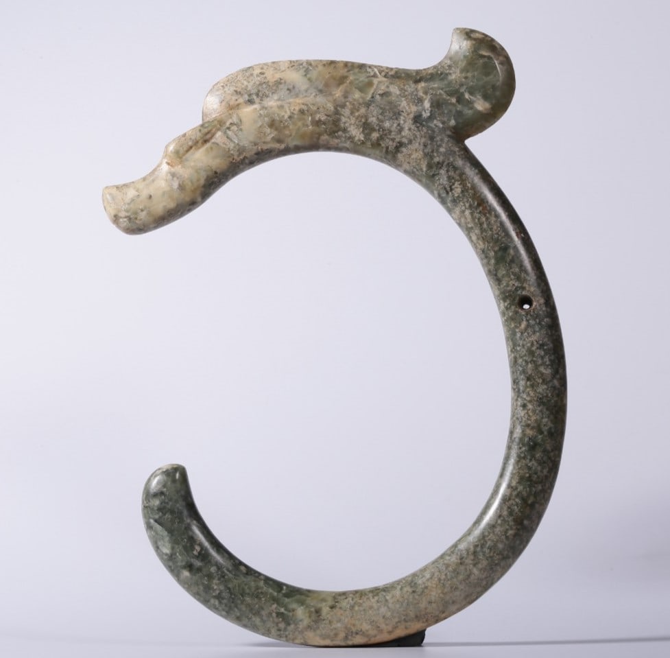 A Exquisite Gaogu Jade Dragon (1 of 8)