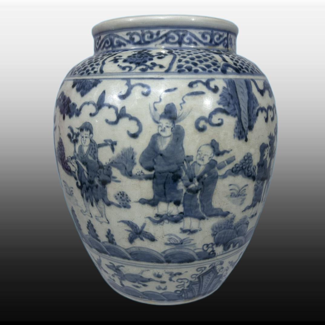 A Exquisite Blue and White Figures Pattern Jar (1 of 7)