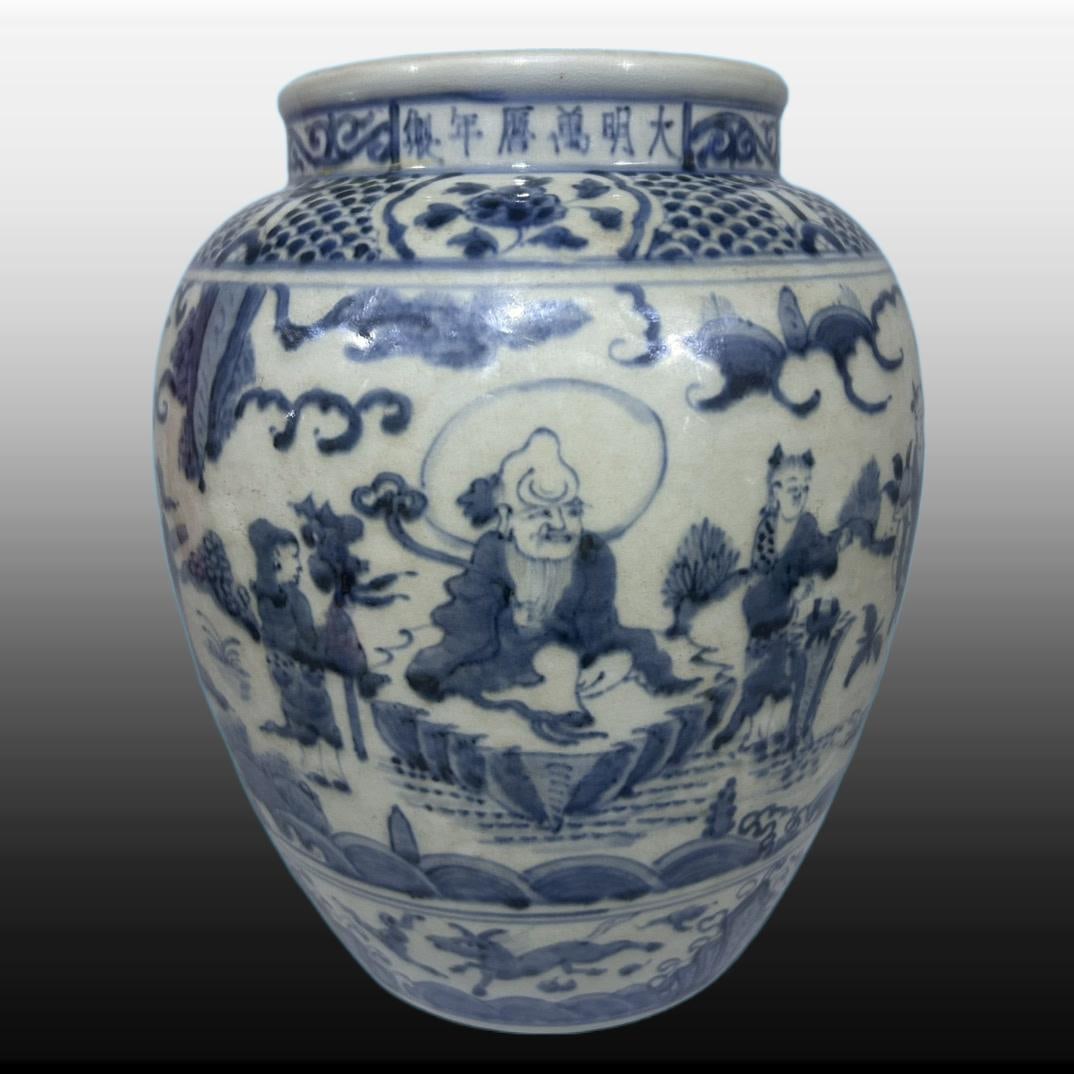 A Exquisite Blue and White Figures Pattern Jar - 2