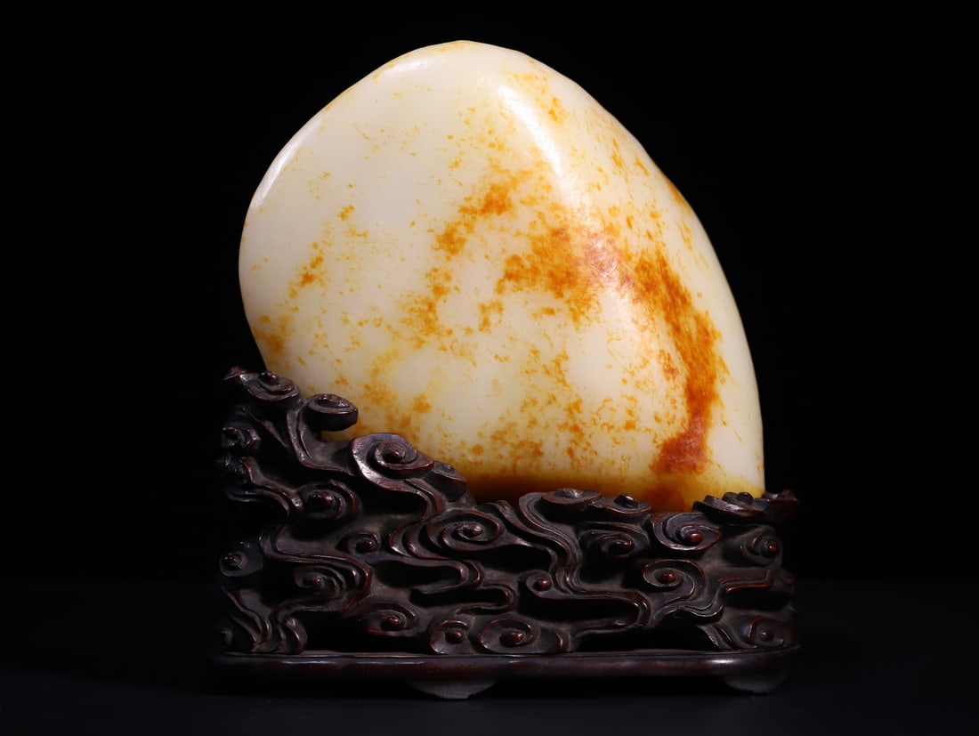 A Exquisite Hotan Jade Raw Stone Ornament: A Exquisite Hotan Jade Raw Stone Ornament,Qing Dynasty, China,Size:7.1inx6.1inx3.4in,Weight:2187g 和田玉原石摆件,中国清代