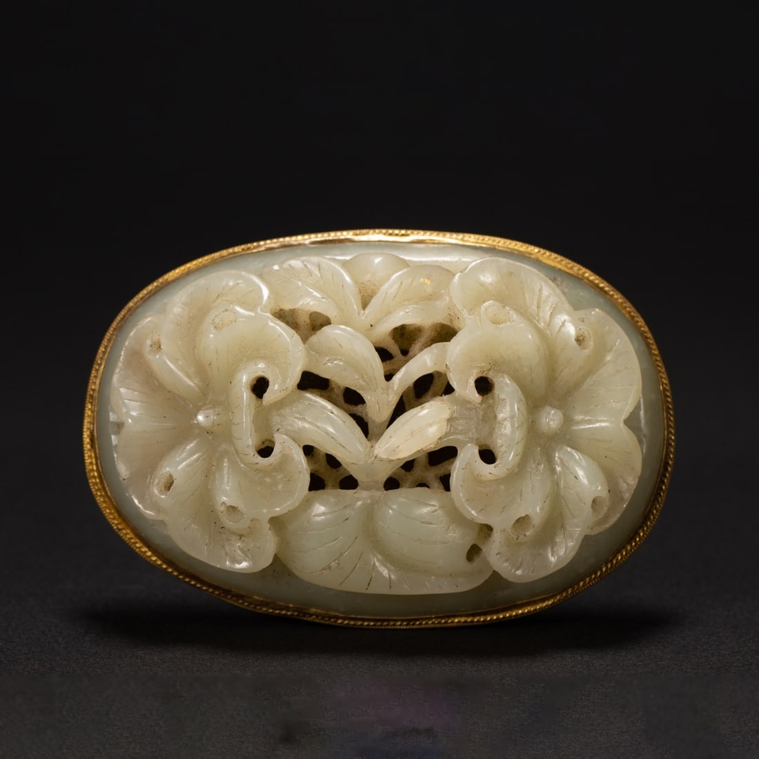 A Exquisite Hotan Jade Gold-Covered Jade Bi: A Exquisite Hotan Jade Gold-Covered Jade Bi,Qing Dynasty, China,Size:3.5inx2.6in,Weight:130g 和田玉包金壁,中国清代