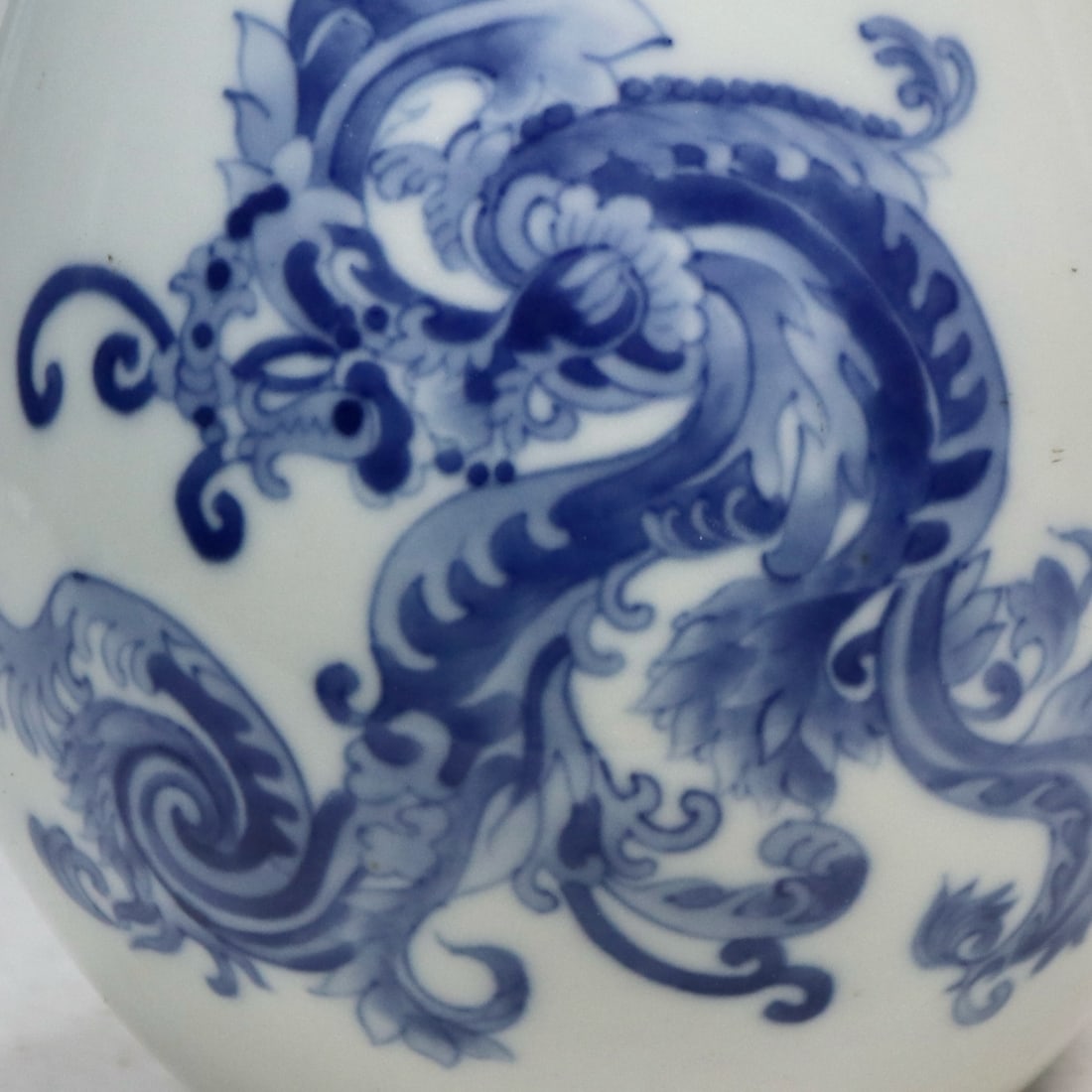 A Exquisite Blue and White Phoenix Pattern Vase - 8