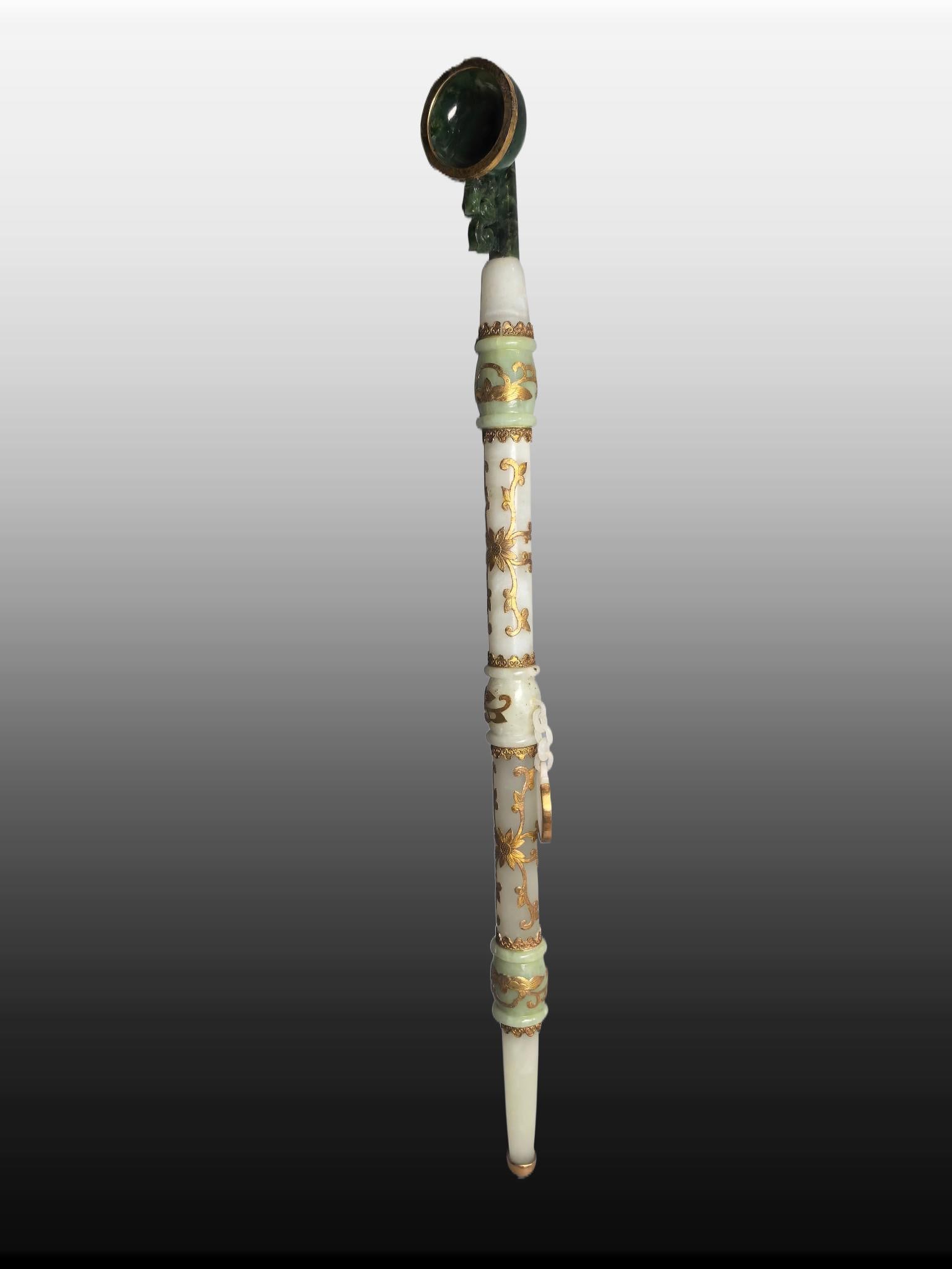 A Exquisite Hetian Jade Inlaid Jadeite Pipe: A Exquisite Hetian Jade Inlaid Jadeite Pipe,Qing Dynasty, China,Size:21.7inx1.8in,Weight:660g 和田玉嵌翡翠烟斗,中国清代