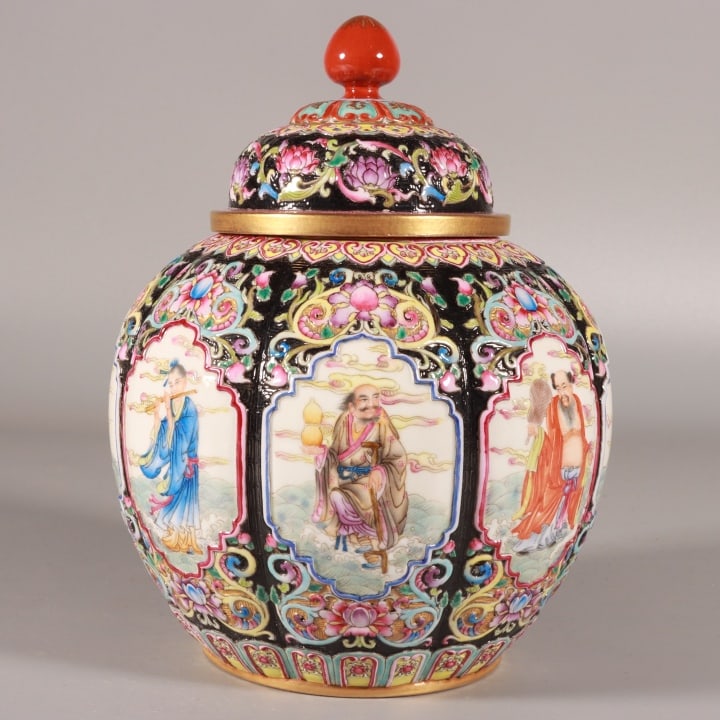 A Exquisite Enamel Black Ground Figures Pattern Jar: A Exquisite Enamel Black Ground Figures Pattern Jar,Qing Dynasty, China,Qianlong Six-character Mark,Size:7.9inx5.5in