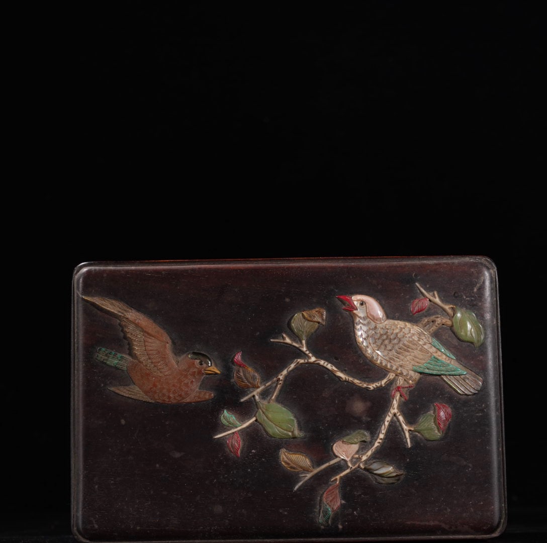 A Exquisite Redwood Flower and Bird Pattern Box: A Exquisite Redwood Flower and Bird Pattern Box,Qing Dynasty, China,Size:7inx4.6in,Weight:525g 红木花鸟纹盒,中国清代