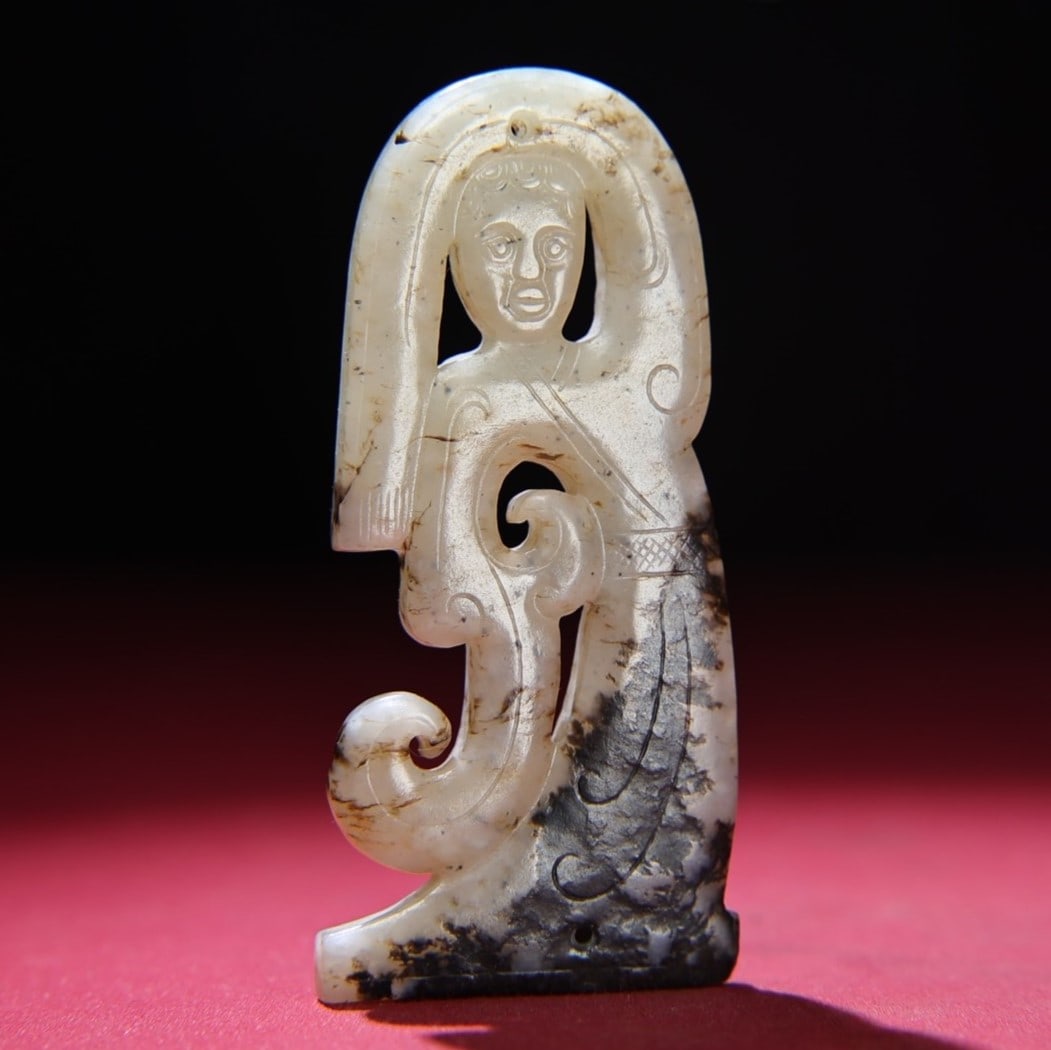 A Exquisite Hetian Jade Human Figure Jade Pendant: A Exquisite Hetian Jade Human Figure Jade Pendant,Han Dynasty, China,Size:3.3inx1.5inx0.2in,Weight:47g 和田玉人形玉佩,中国汉代