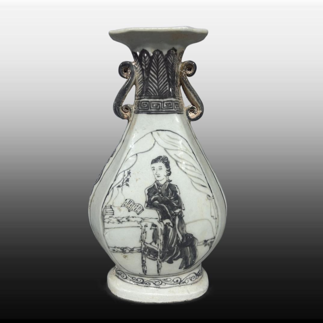 A Exquisite Underglaze-Red Figures Pattern Vase: A Exquisite Underglaze-Red Figures Pattern Vase,Ming Dynasty, China,Size:5.1inx10.6in 釉里红人物纹瓶,中国明代