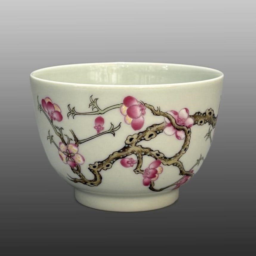 A Exquisite Famille-Rose Flower Pattern Cup: A Exquisite Famille-Rose Flower Pattern Cup,Qing Dynasty, China,With Mark,Size:2inx3.3in 粉彩花卉纹杯,中国清代,带款