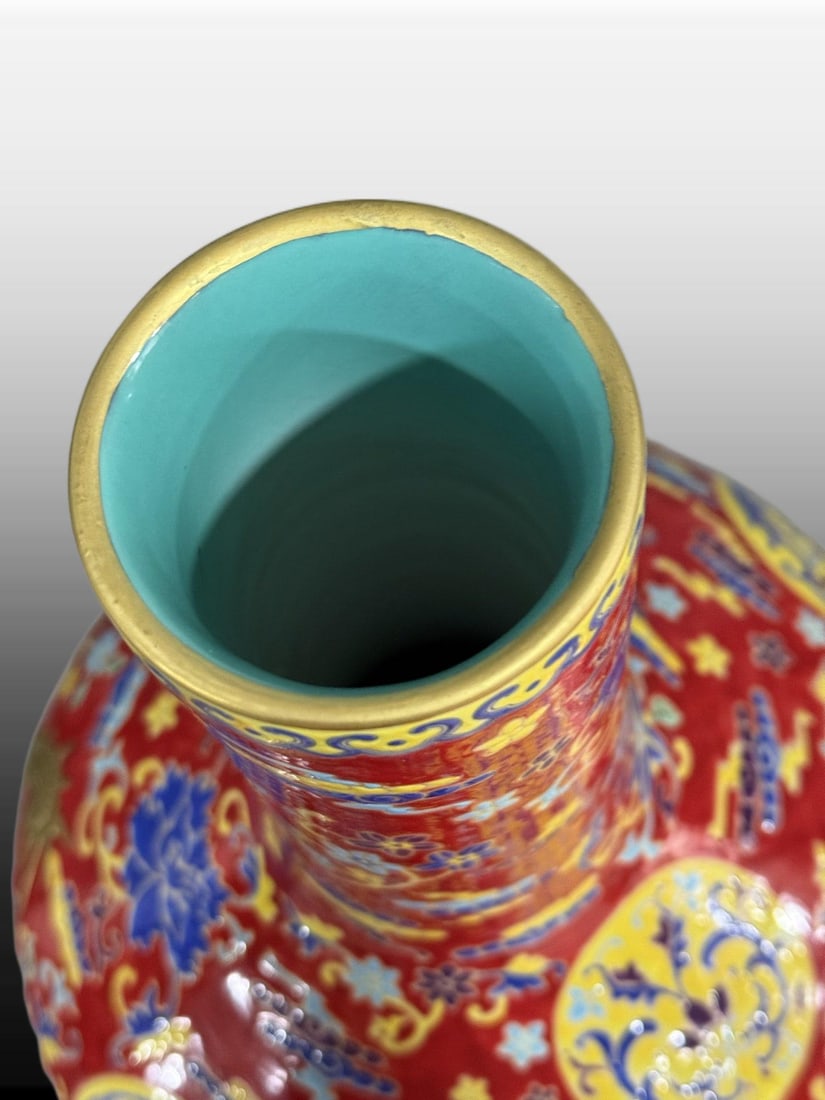 A Exquisite Red Ground Painted Gold Dragon Pattern Vase - 7