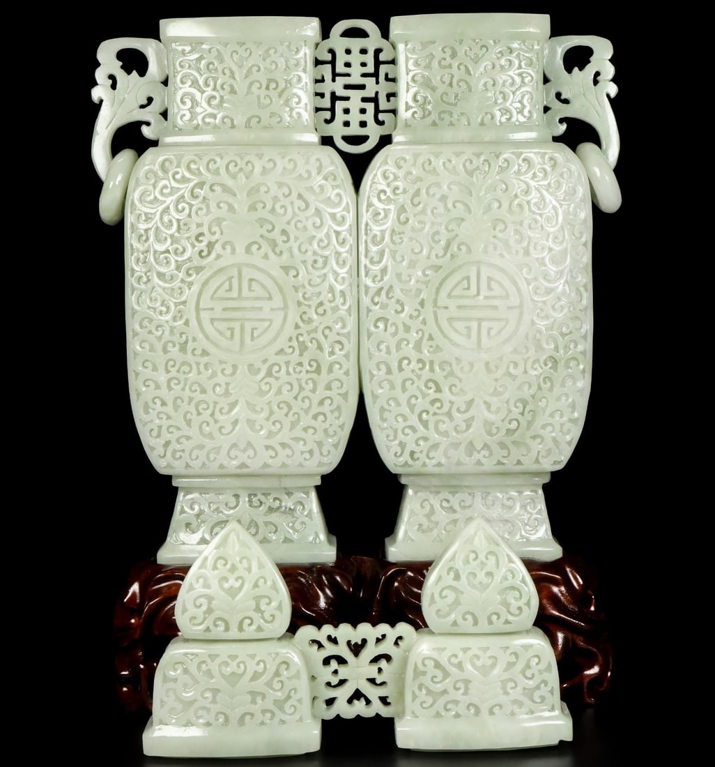 A Exquisite Hotan Jade Scroll Pattern Vase - 2