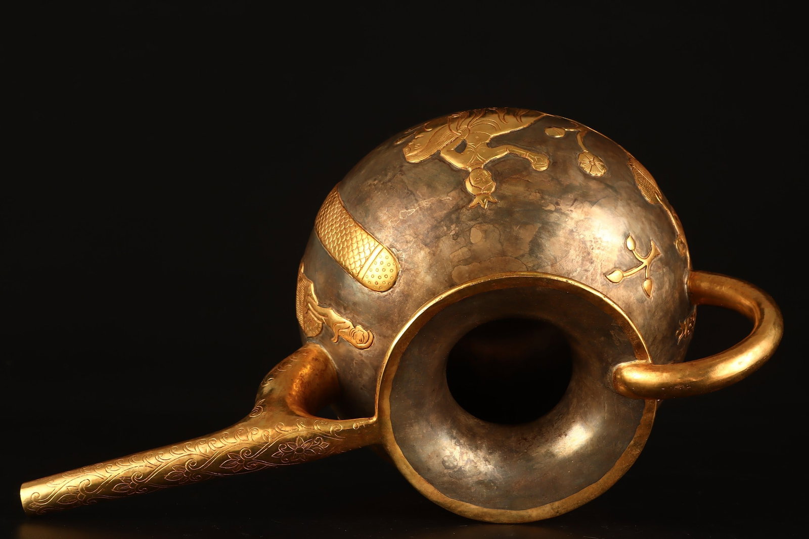 A Exquisite Gilt Bronze Figures Pattern Ewer - 5