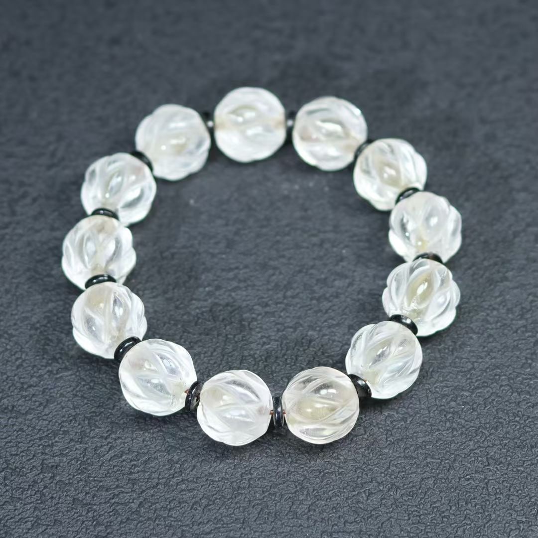 A Exquisite Crystal Bracelets: A Exquisite Crystal Bracelets,Qing Dynasty, China,Size:0.6inx0.6in 水晶手链,中国清代