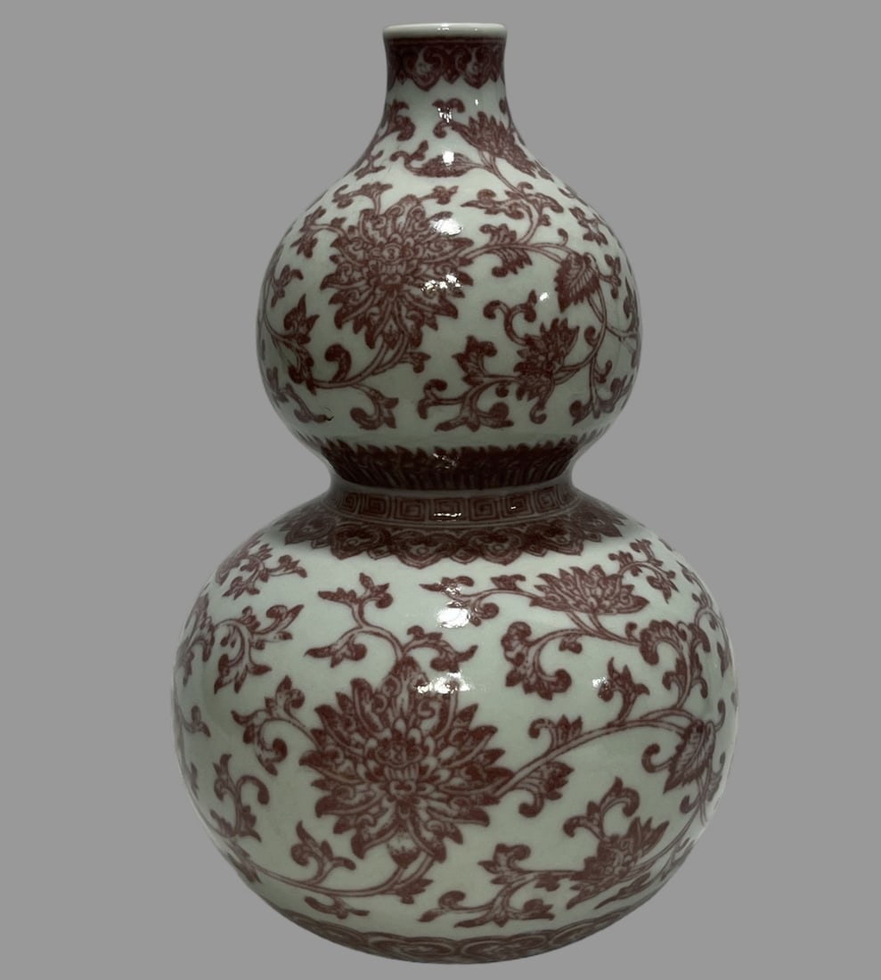 A Exquisite Underglaze-Red Lotus Pattern Vase - 3