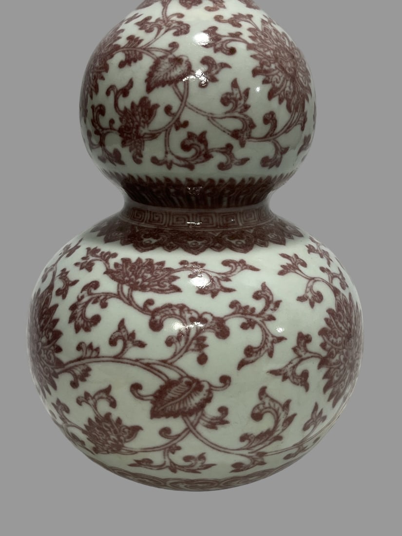 A Exquisite Underglaze-Red Lotus Pattern Vase - 6