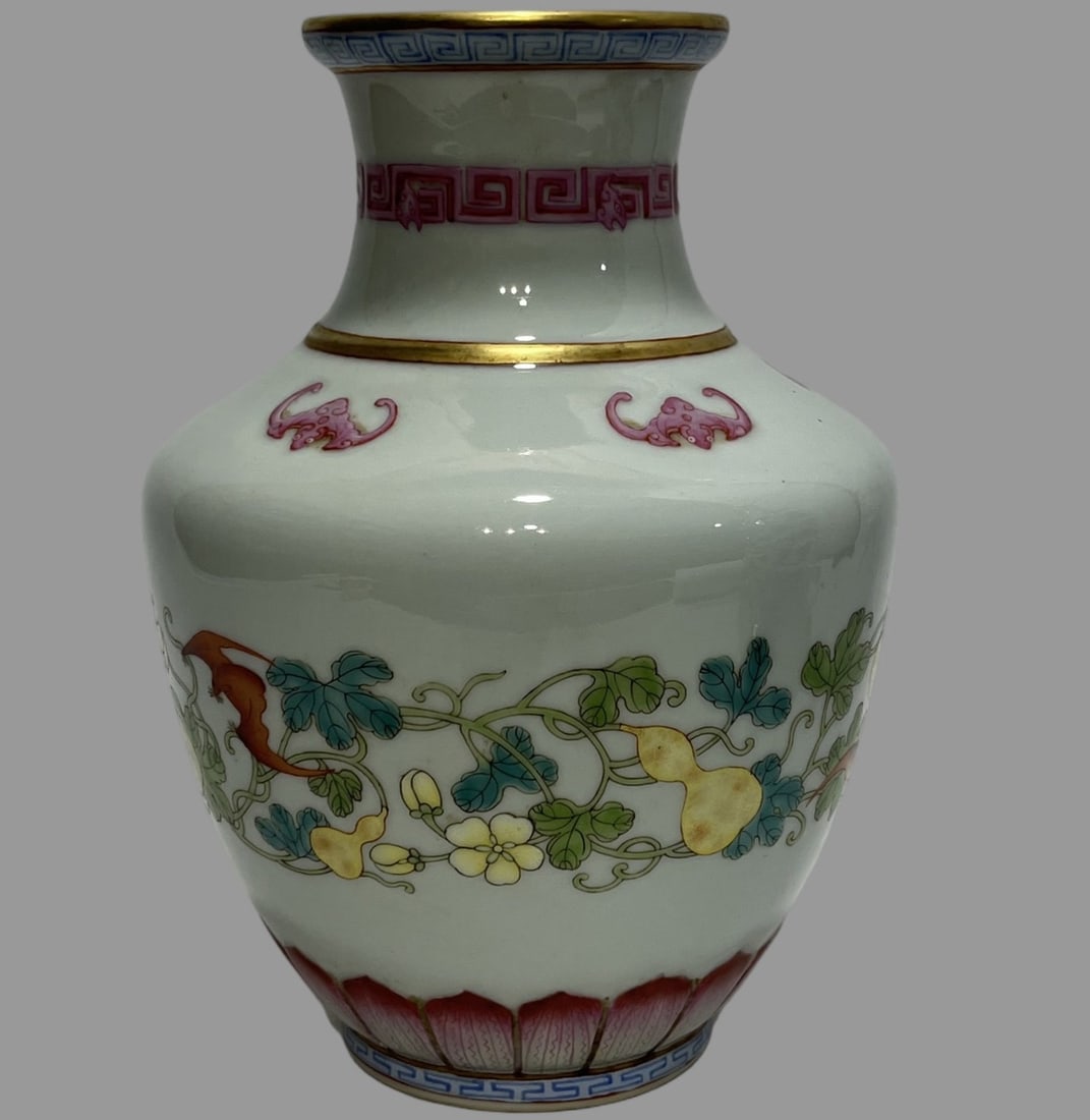 A Exquisite Famille-Rose Gourd Pattern Vase (1 of 9)