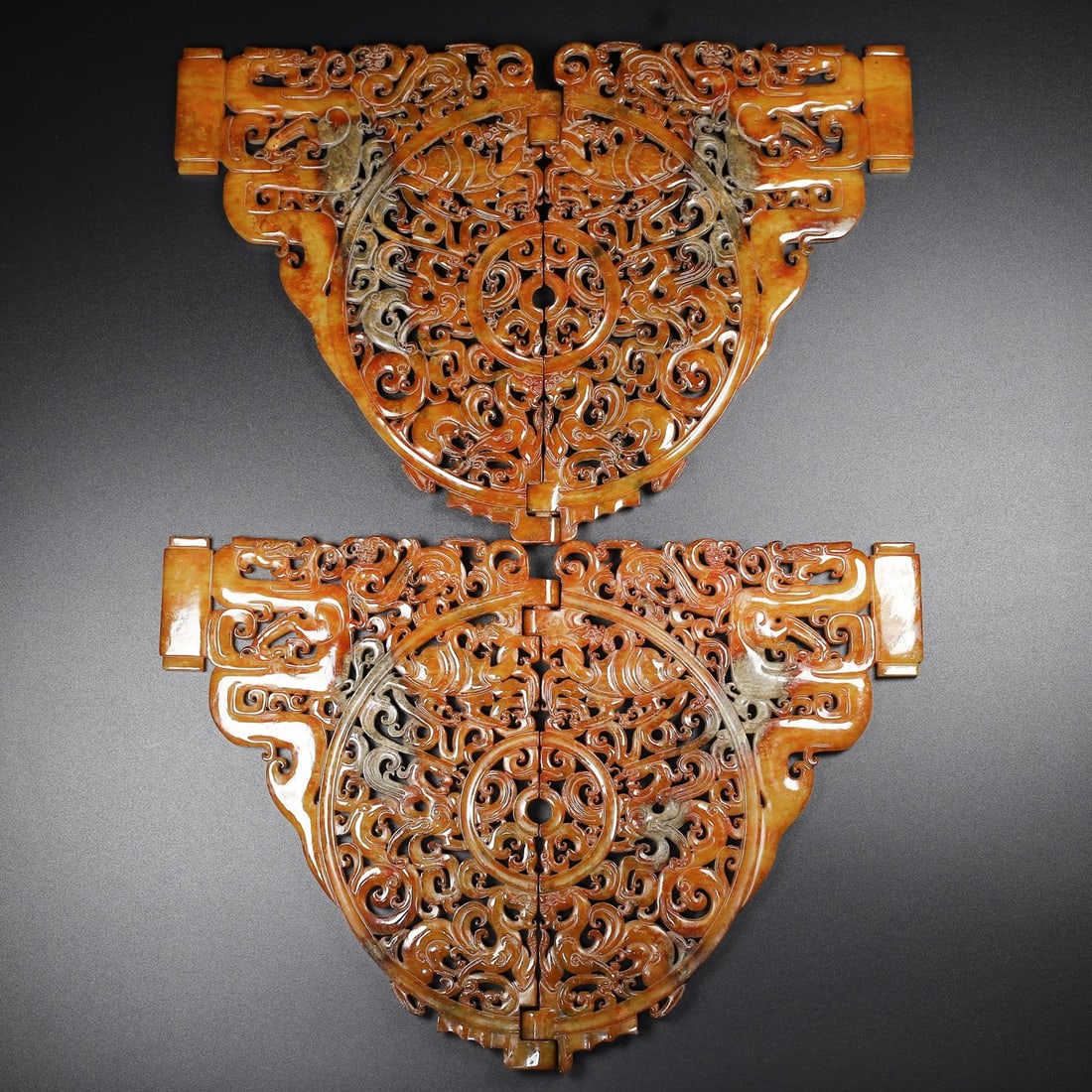 A pair of Exquisite Hotan Jade Dragon Jade Bi: A pair of Exquisite Hotan Jade Dragon Jade Bi,Han Dynasty, China,Size:14inx9.4inx0.4in,Weight:908g 一对和田玉龙玉壁,中国汉代