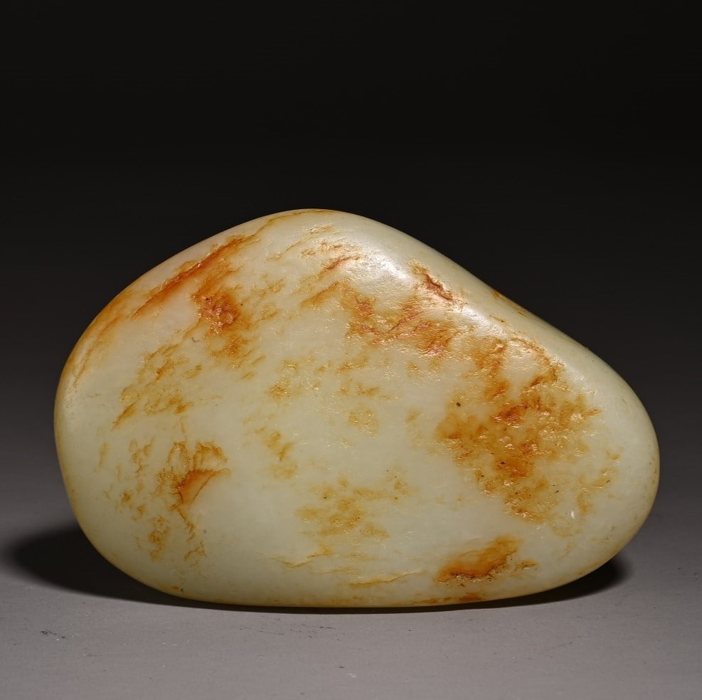 A Exquisite Hetian Jade Ornament: A Exquisite Hetian Jade Ornament,Qing Dynasty, China,Size:2.2inx0.8inx3.5in,Weight:250g 和田玉摆件,中国清代