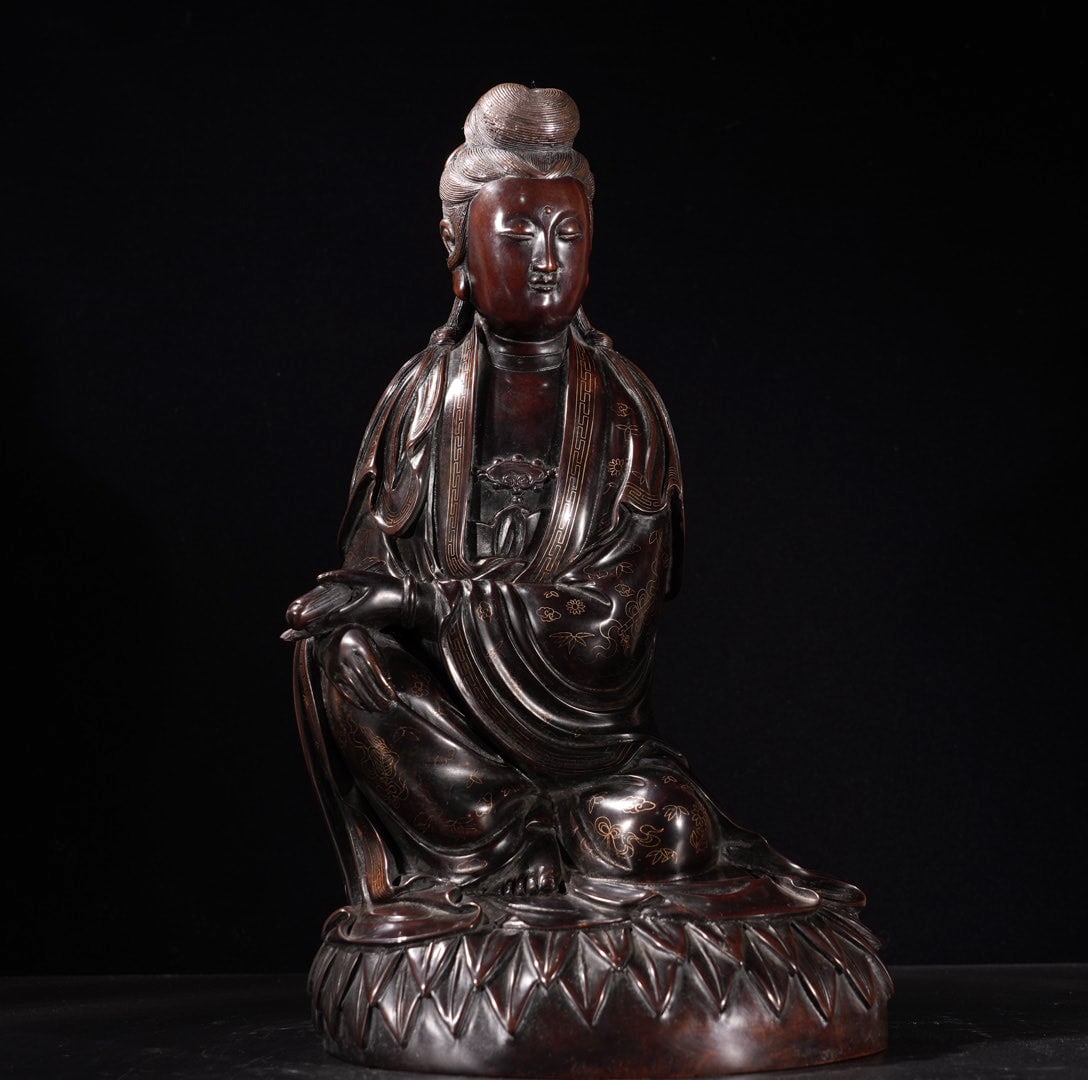 A Exquisite Red Copper Silver-Inlaid Statue of Avalokitesvara Ornament: A Exquisite Red Copper Silver-Inlaid Statue of Avalokitesvara Ornament,Ming Dynasty, China,With Mark,Size:15inx7.5in,Weight:6365g