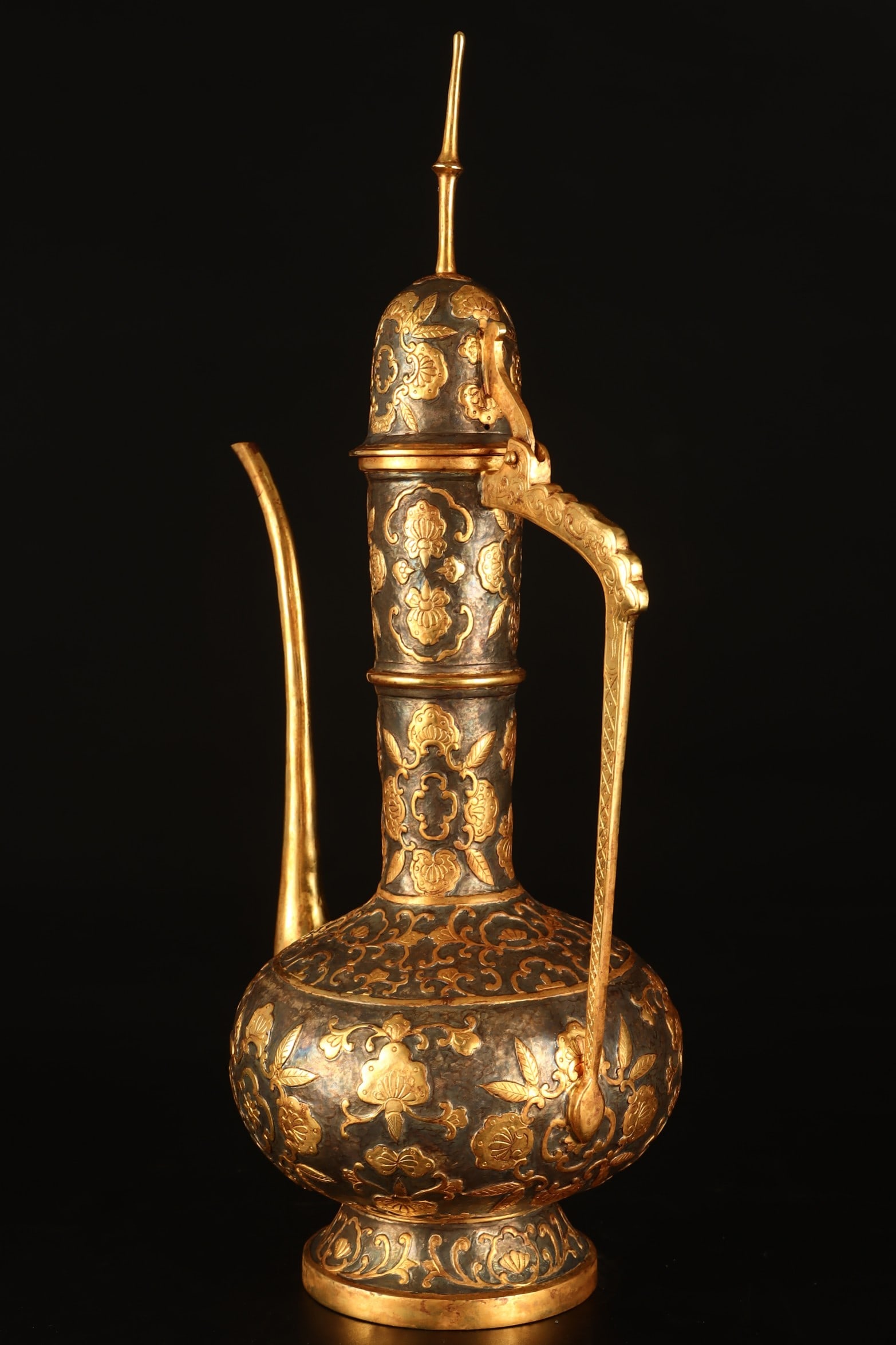 A Exquisite Gilt Bronze Flower Pattern Ewer - 2
