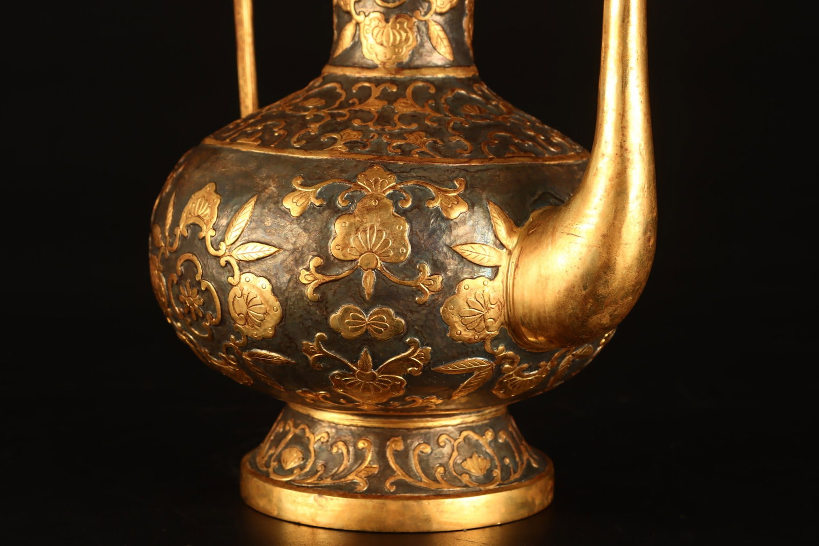 A Exquisite Gilt Bronze Flower Pattern Ewer - 5