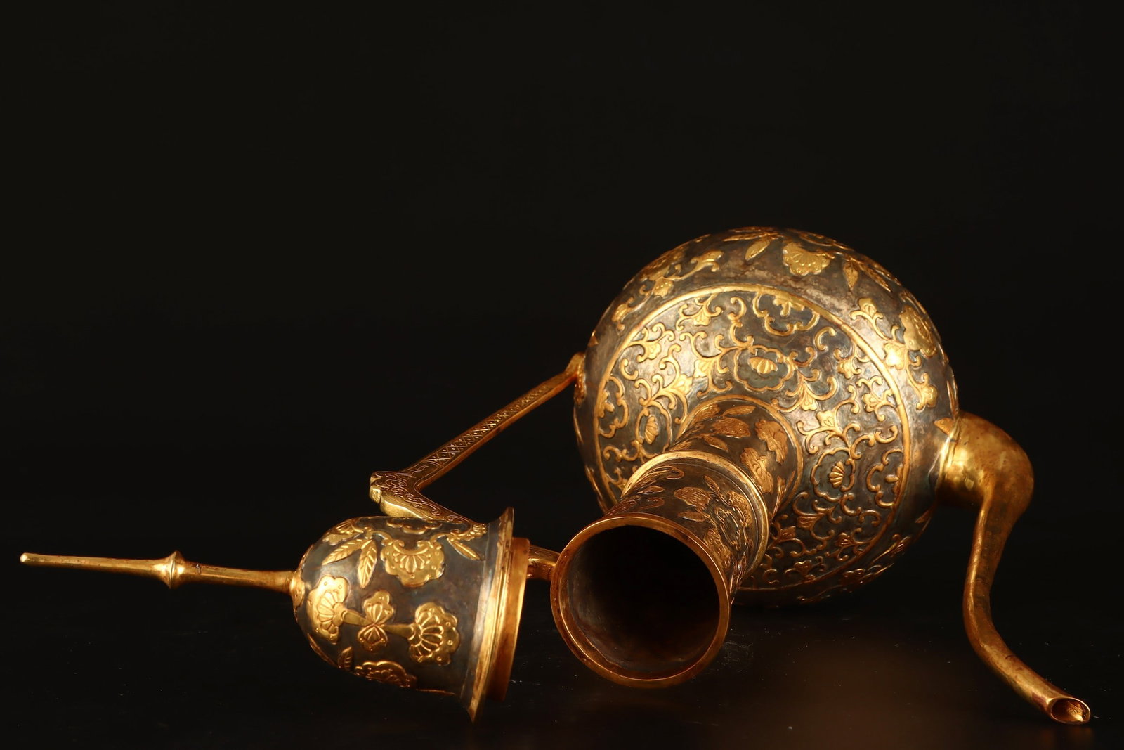 A Exquisite Gilt Bronze Flower Pattern Ewer - 7