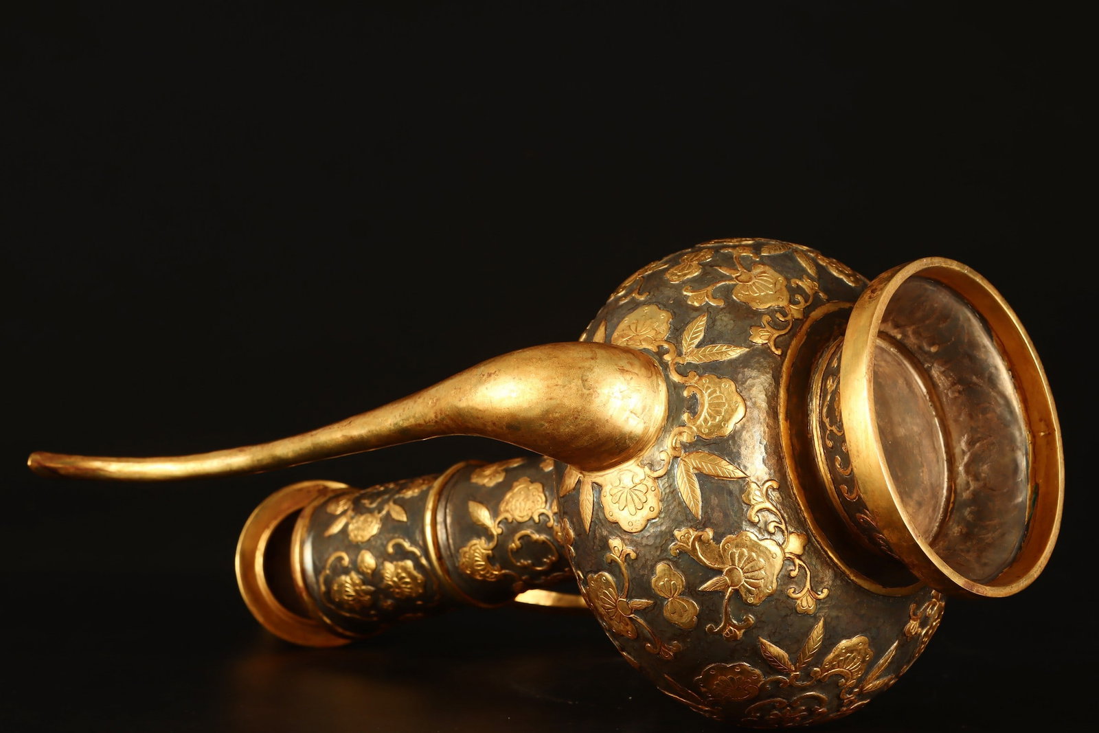 A Exquisite Gilt Bronze Flower Pattern Ewer - 8