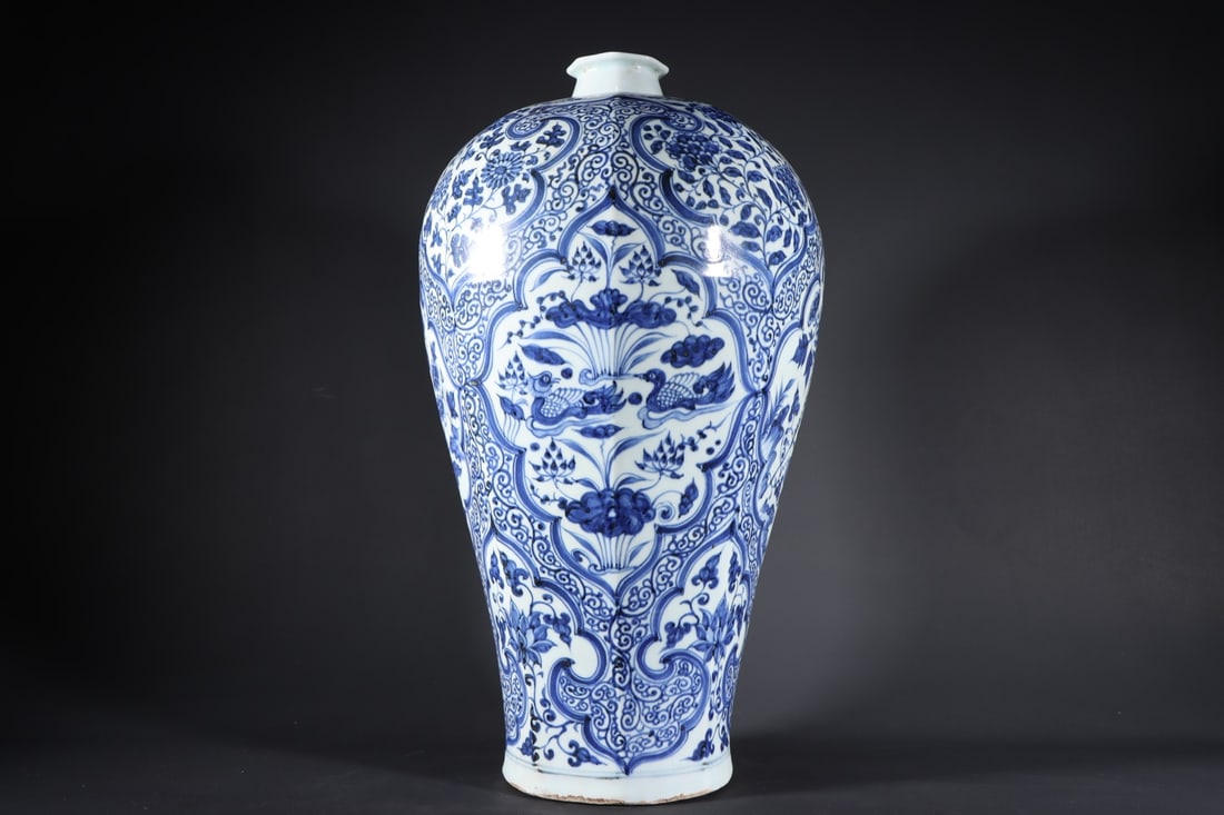 A Exquisite Blue and White Phoenix Pattern Vase - 6