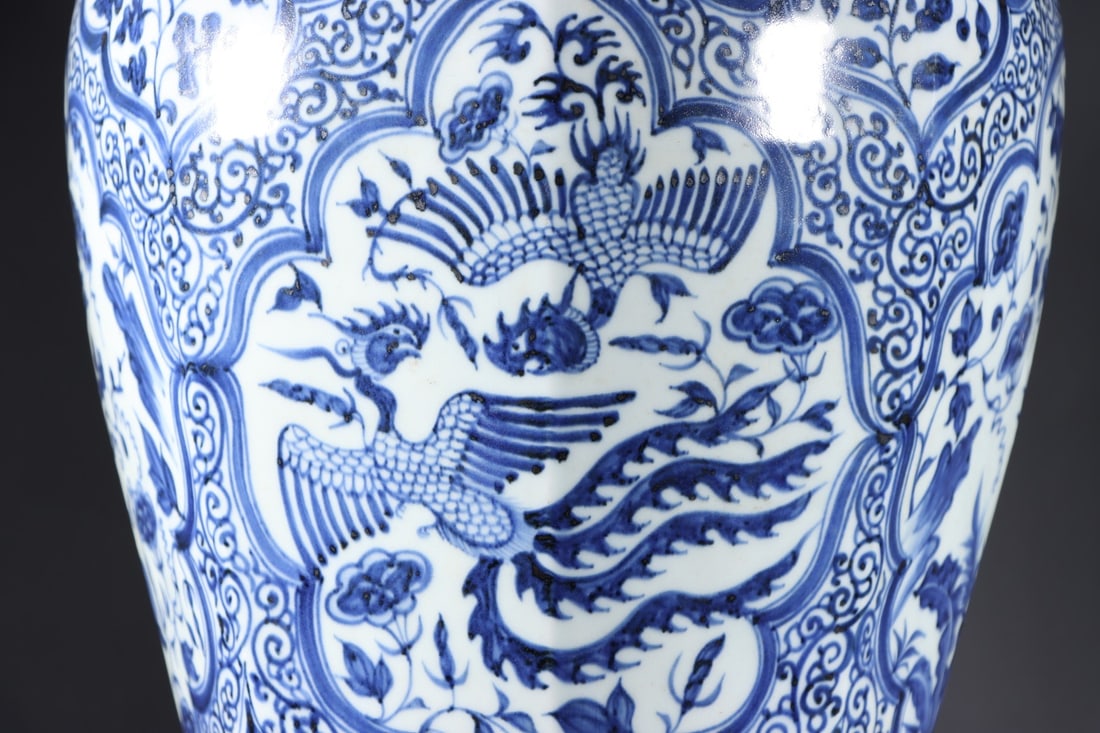 A Exquisite Blue and White Phoenix Pattern Vase - 8