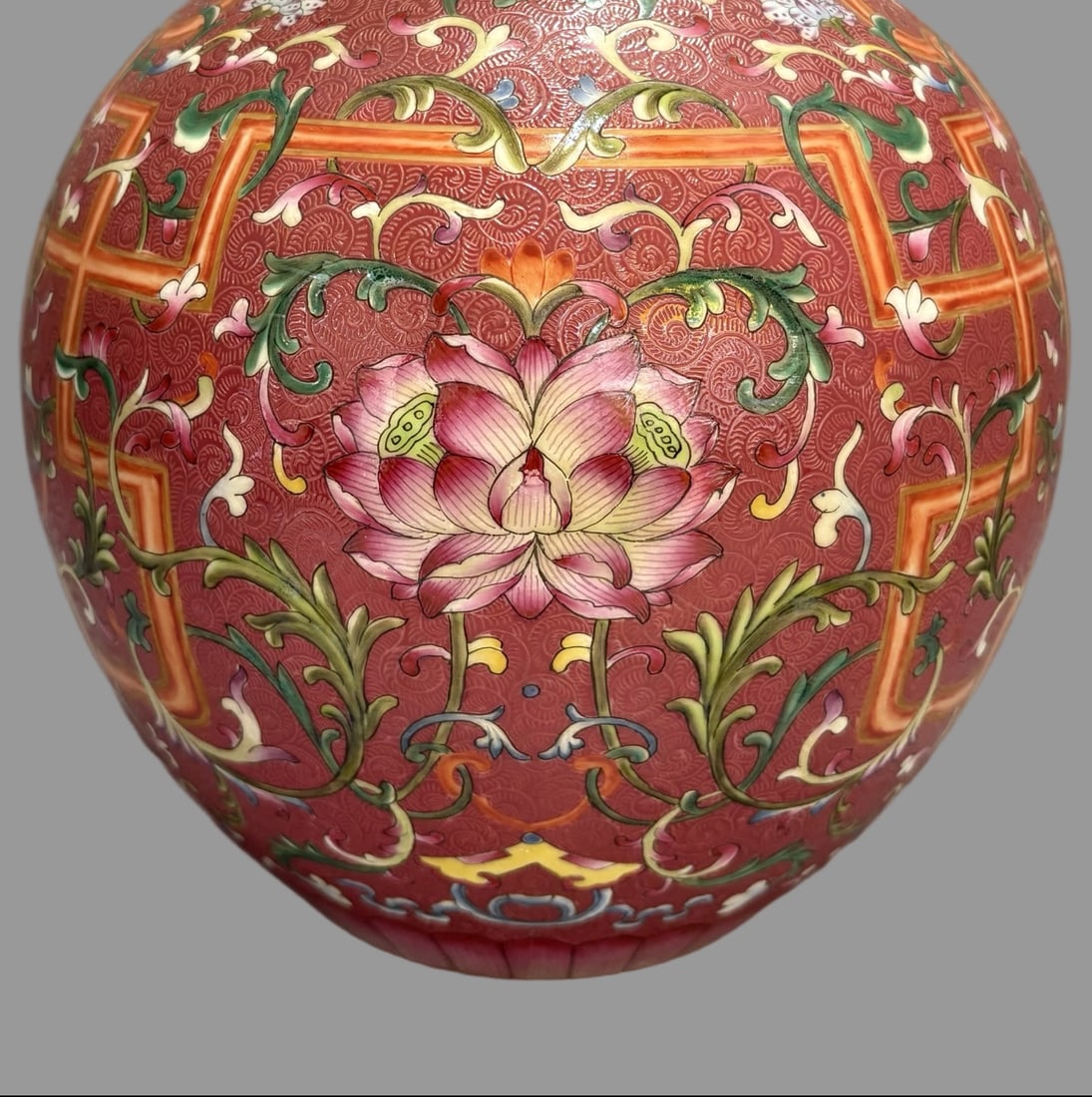 A Exquisite Ruby Red-Ground Lotus Pattern Gourd Vase - 4