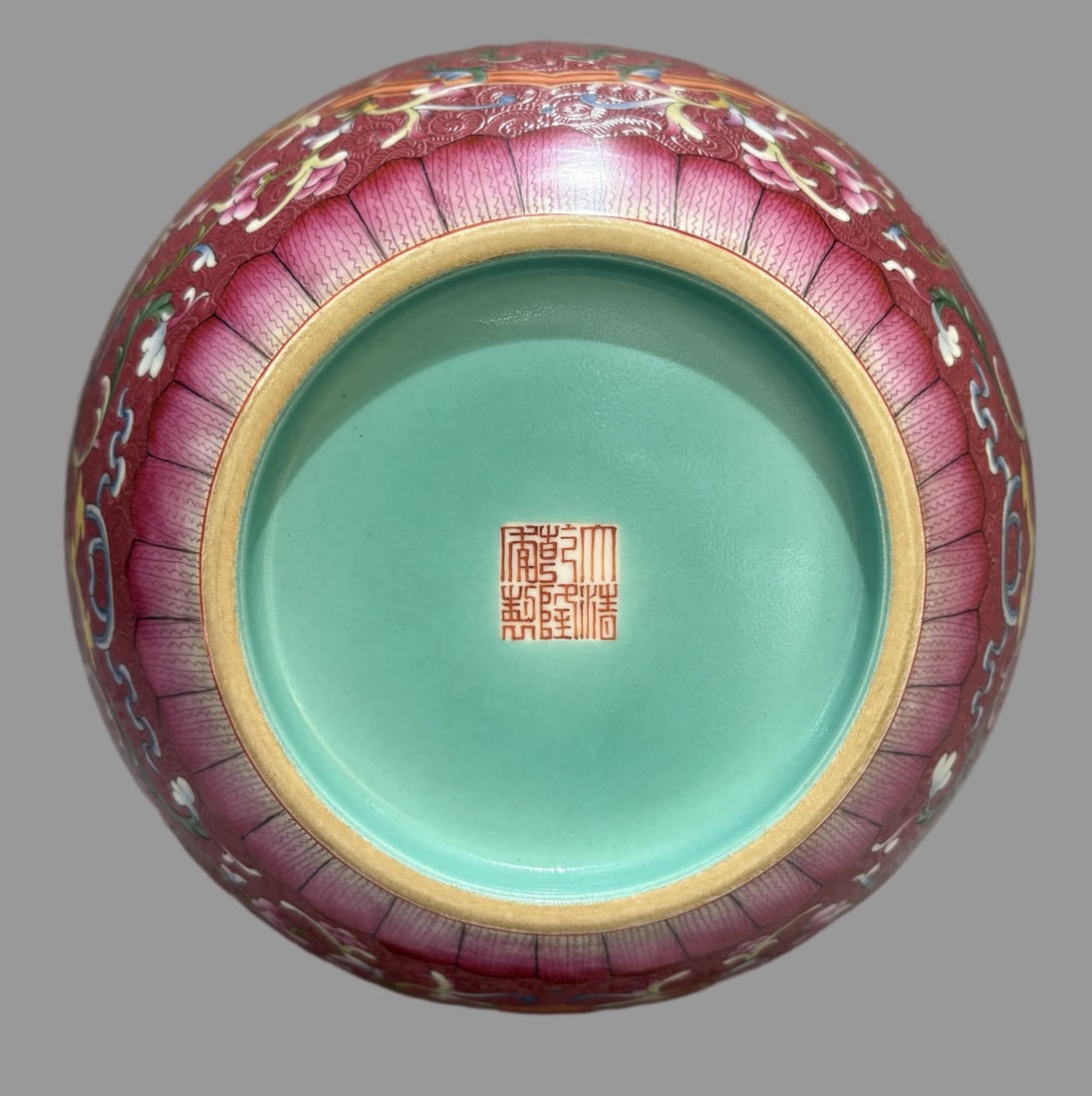 A Exquisite Ruby Red-Ground Lotus Pattern Gourd Vase - 5