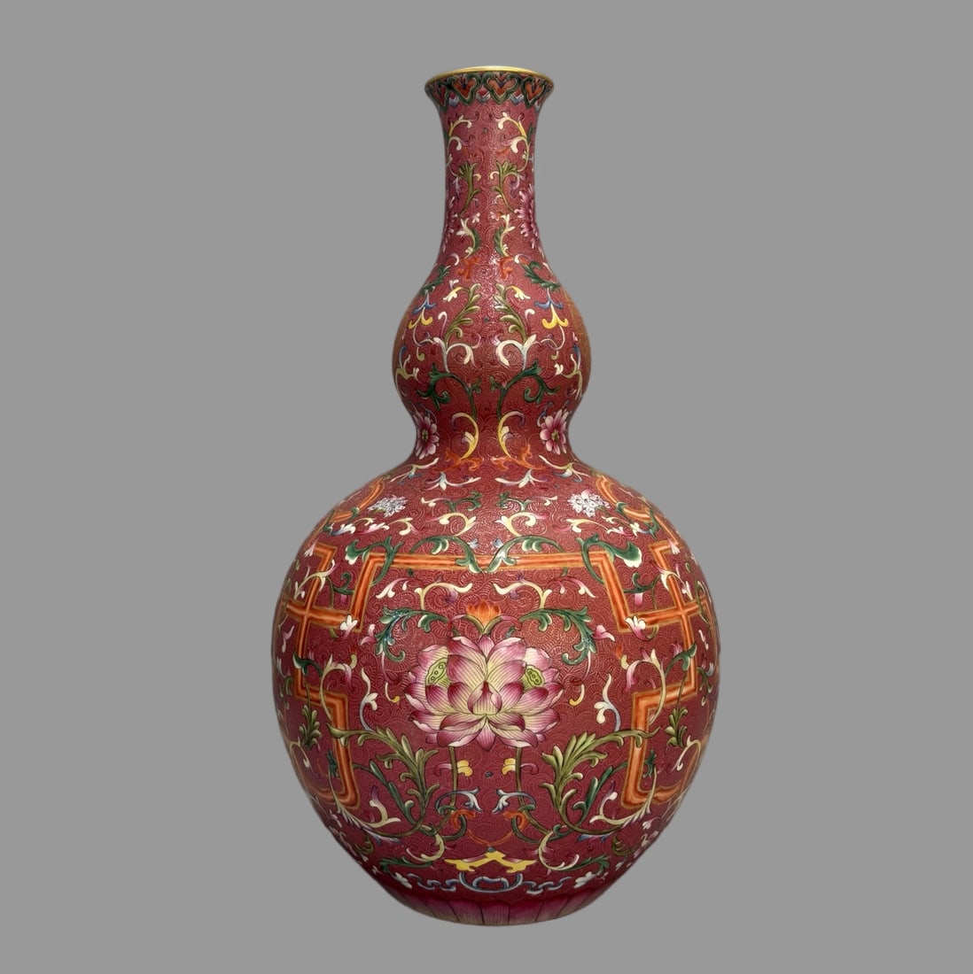 A Exquisite Ruby Red-Ground Lotus Pattern Gourd Vase - 7