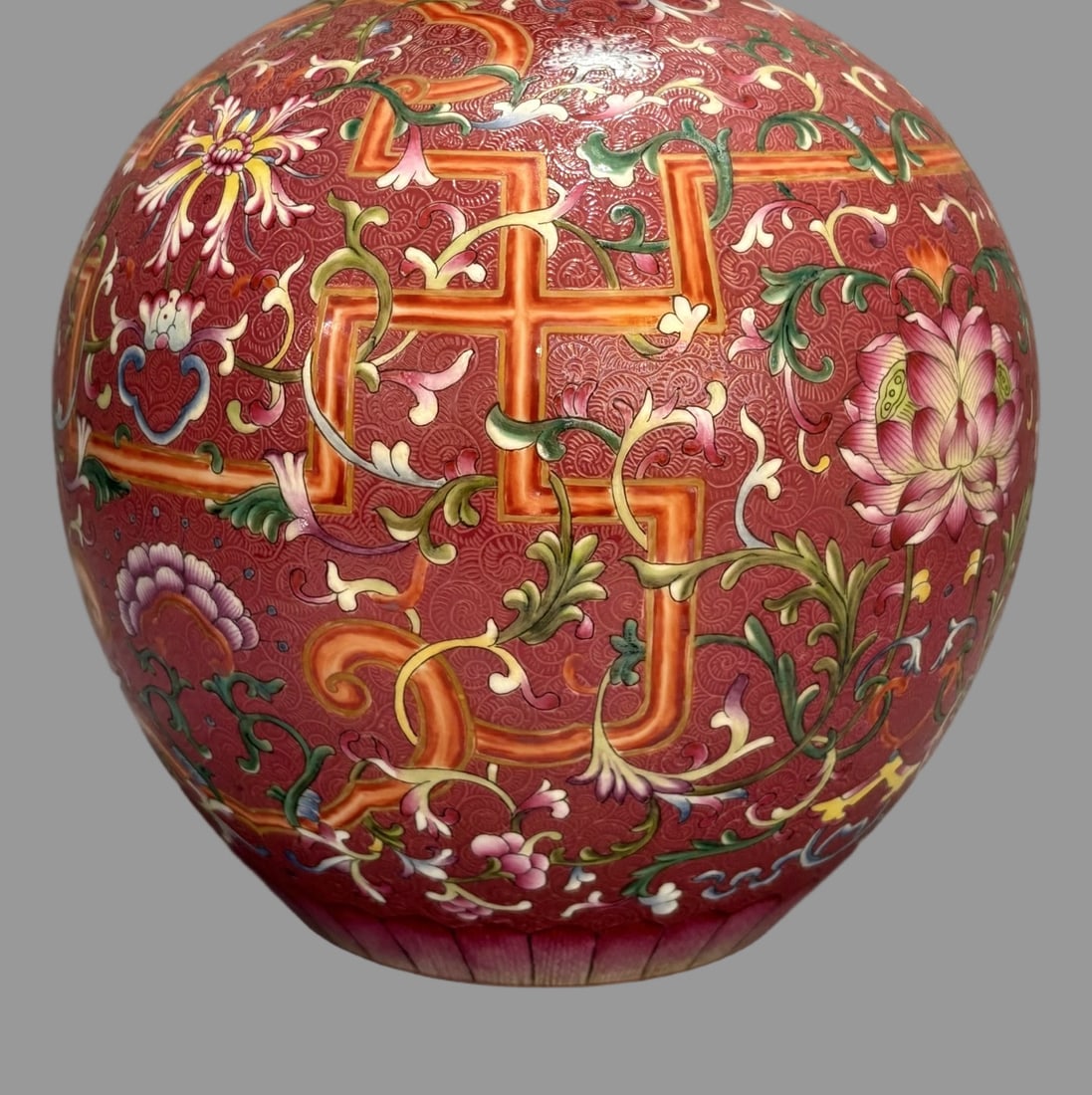 A Exquisite Ruby Red-Ground Lotus Pattern Gourd Vase - 8