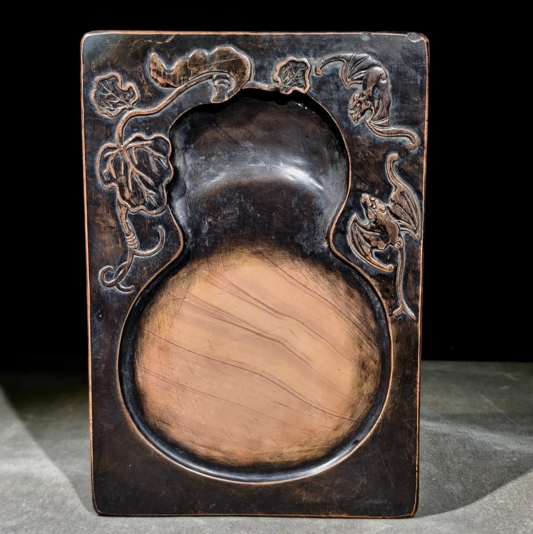 A Exquisite Bats and Gourd Pattern Inkstone (1 of 9)