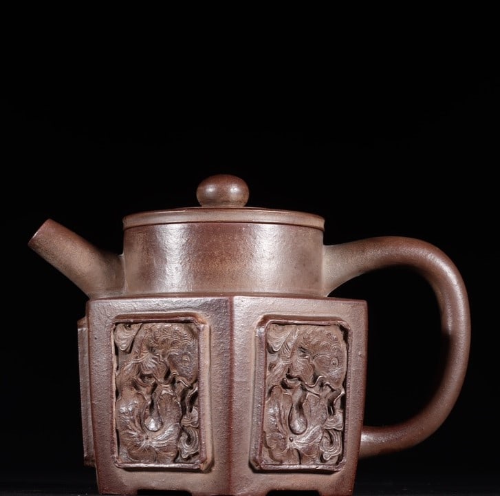A Exquisite Purple Sands Flower Pattern Ewer: A Exquisite Purple Sands Flower Pattern Ewer,Qing Dynasty, China,With Mark,Size:4.3inx5.6in 紫砂花纹执壶,中国清代,带款