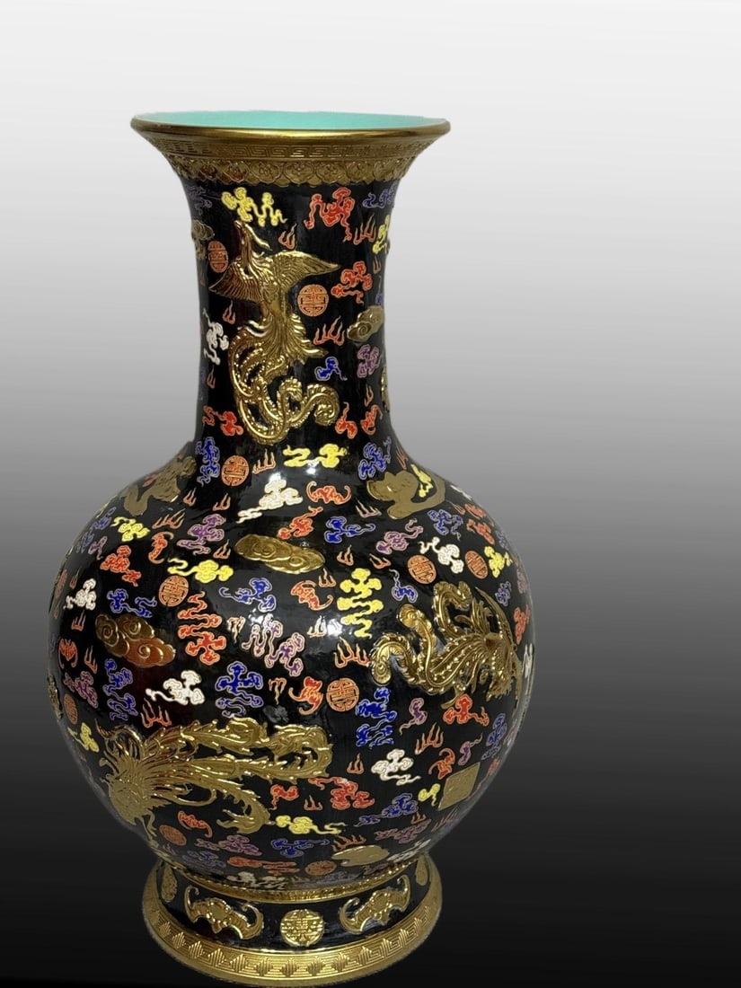 A Exquisite Black Ground Painted Gold Dragon Pattern Vase: A Exquisite Black Ground Painted Gold Dragon Pattern Vase,Qing Dynasty, China,Qianlong Six-character Mark,Size:19.7inx11.8in 黑地描金龙纹瓶,中国&#