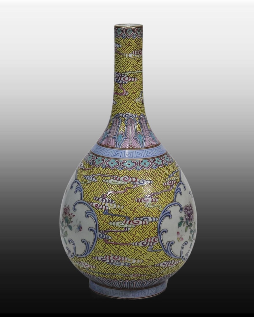 A Exquisite Yellow Ground Flower Pattern Vase - 2