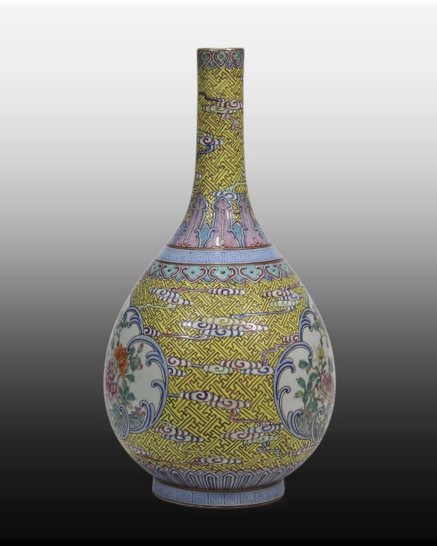 A Exquisite Yellow Ground Flower Pattern Vase - 4