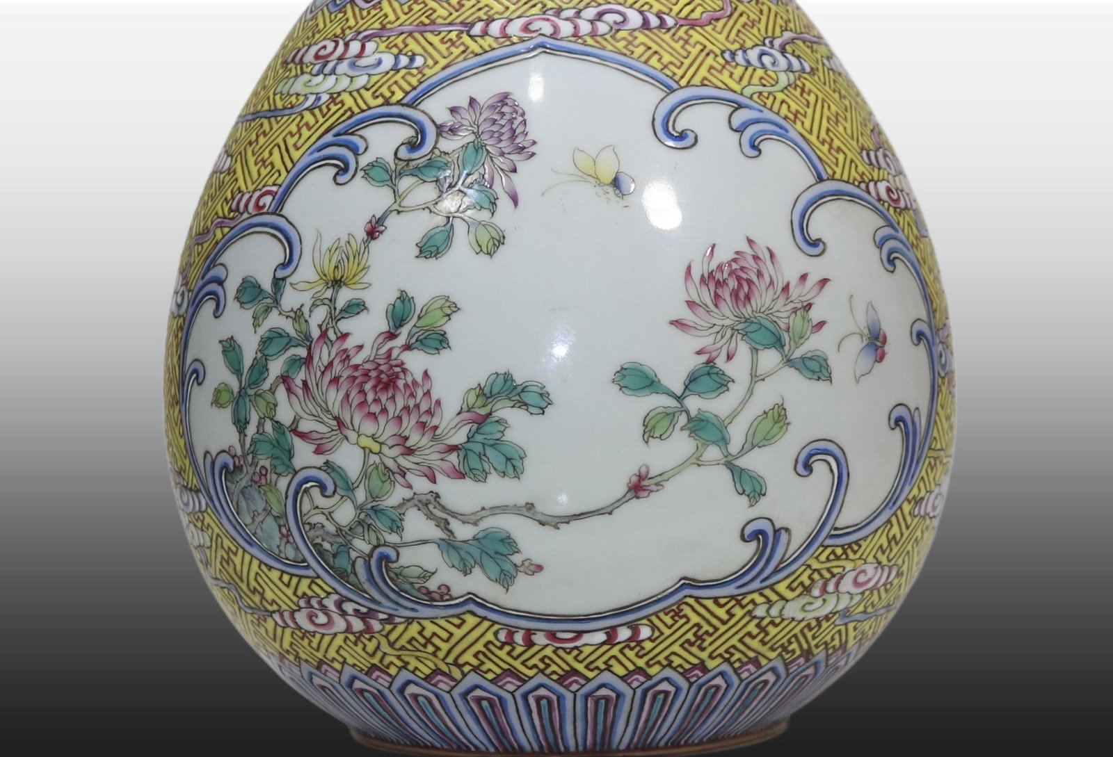 A Exquisite Yellow Ground Flower Pattern Vase - 8