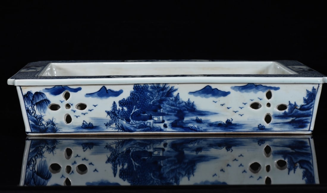 A Exquisite Blue and White Landscape pattern Basin - 2