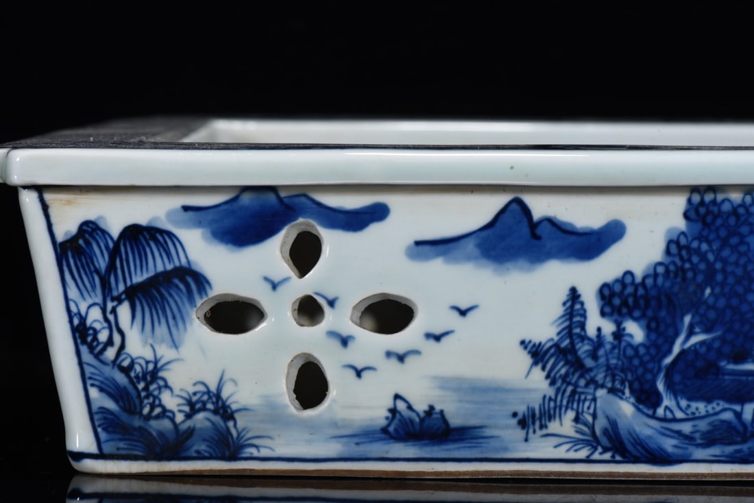 A Exquisite Blue and White Landscape pattern Basin - 6