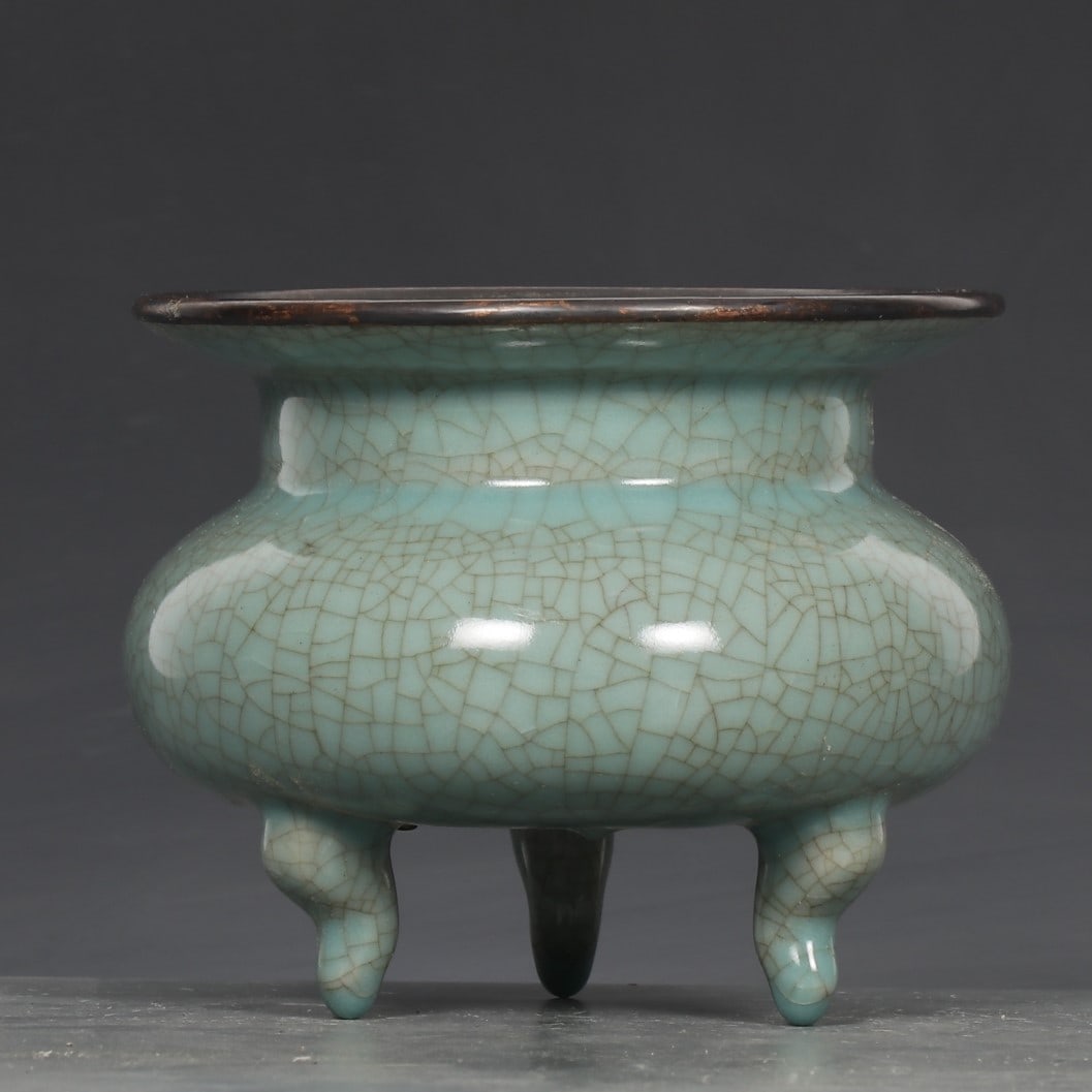 A Exquisite Ru yao Sky Blue Glazed With Silver Censer: A Exquisite Ru yao Sky Blue Glazed With Silver Censer,Song Dynasty, China,With Mark,Size:4.4inx5.3in