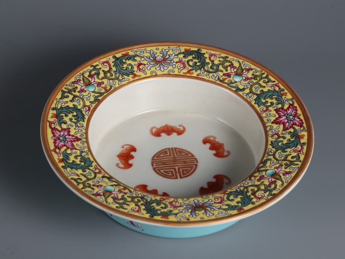 A Exquisite Famille-Rose Lotus Pattern Basin - 5