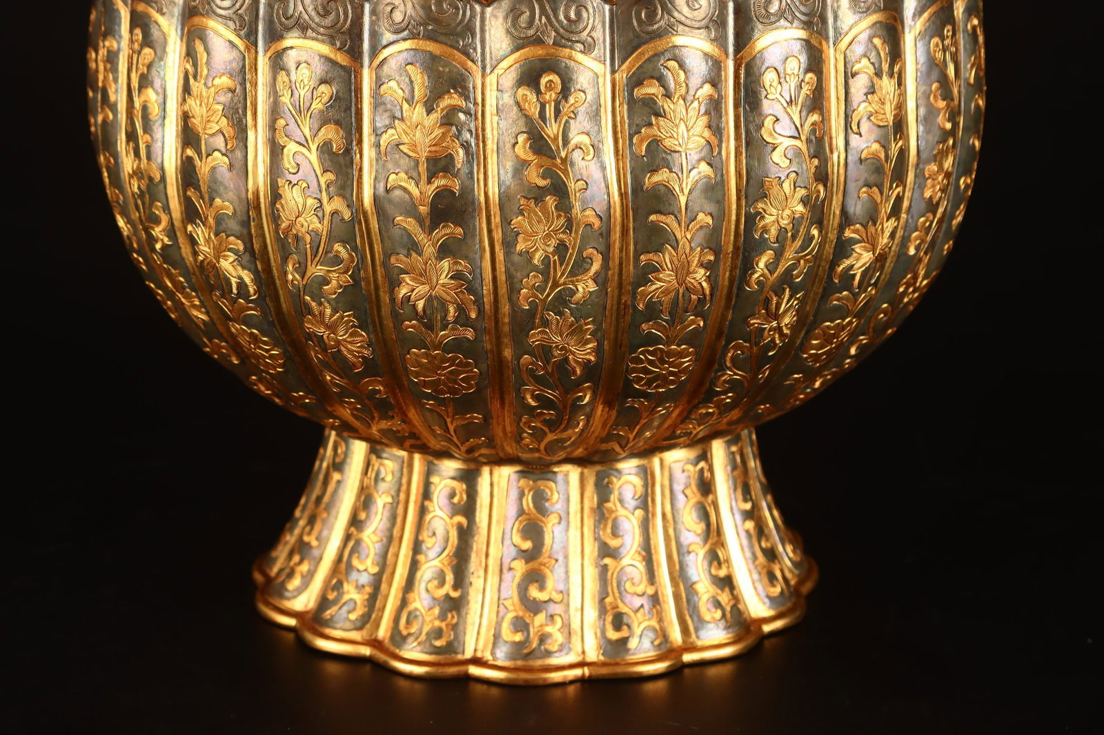 A Exquisite Gilt Bronze Flower Pattern Ewer - 6