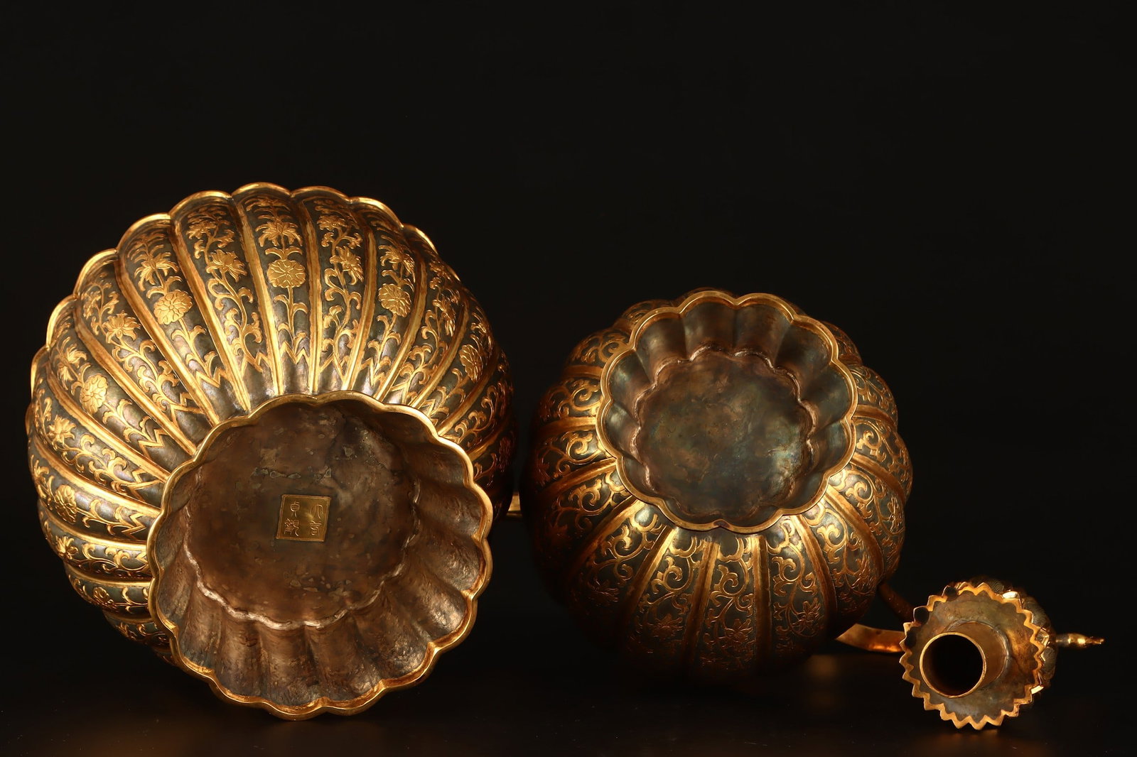 A Exquisite Gilt Bronze Flower Pattern Ewer - 8