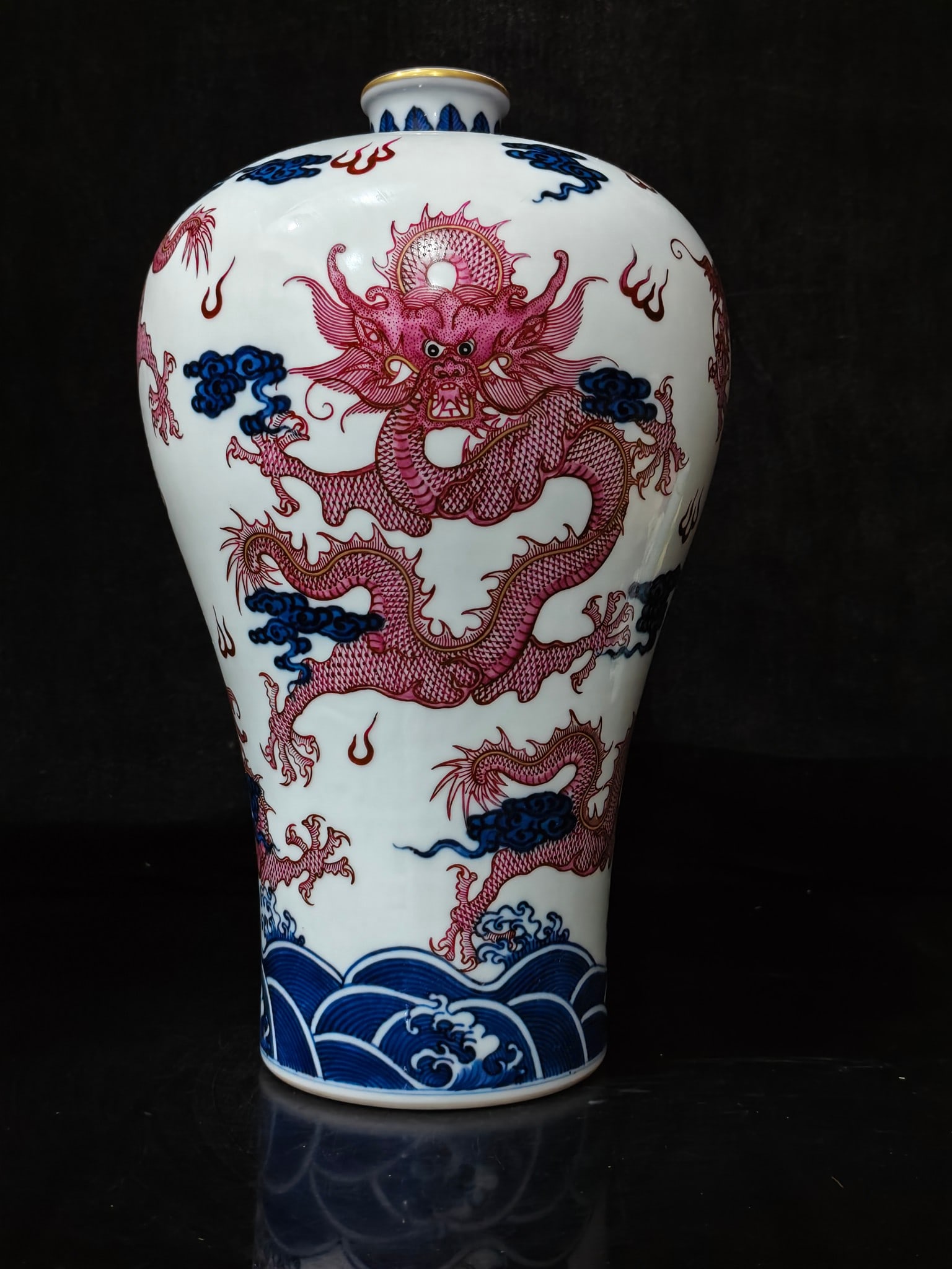 A Exquisite Blue and White Agate Red Dragon Pattern Vase: A Exquisite Blue and White Agate Red Dragon Pattern Vase,Qing Dynasty, China,Yongzheng Six-character Mark,Size:12.6inx7.5inx2in
